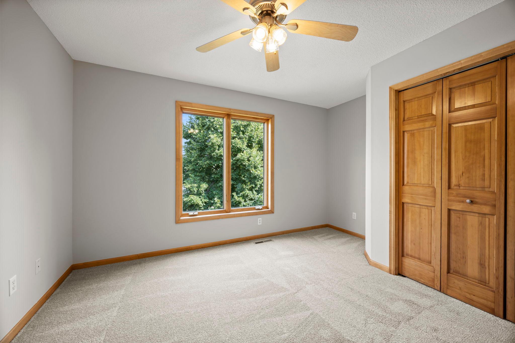 18462 Gladstone Boulevard N Property Photo 35
