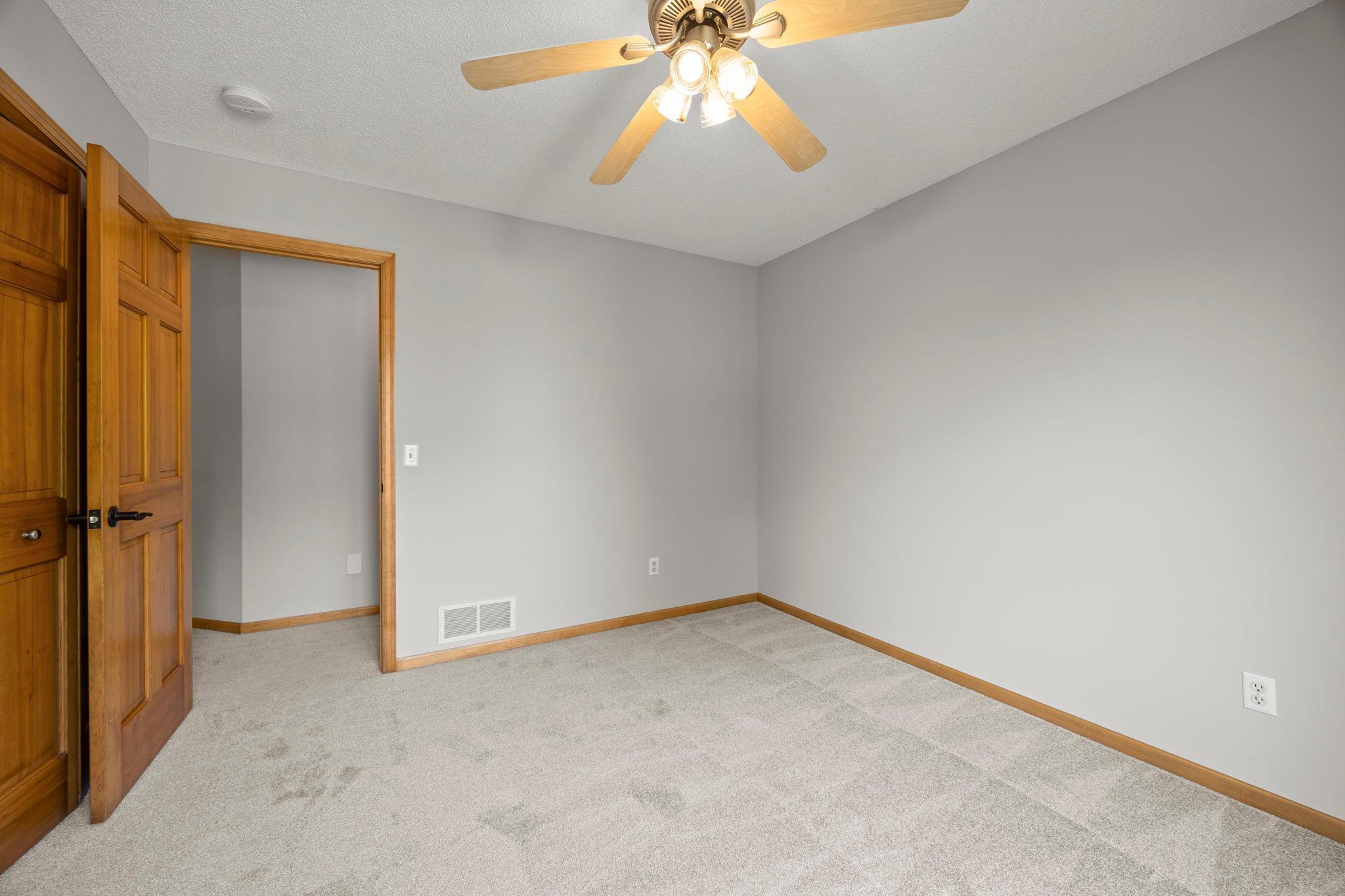 18462 Gladstone Boulevard N Property Photo 37