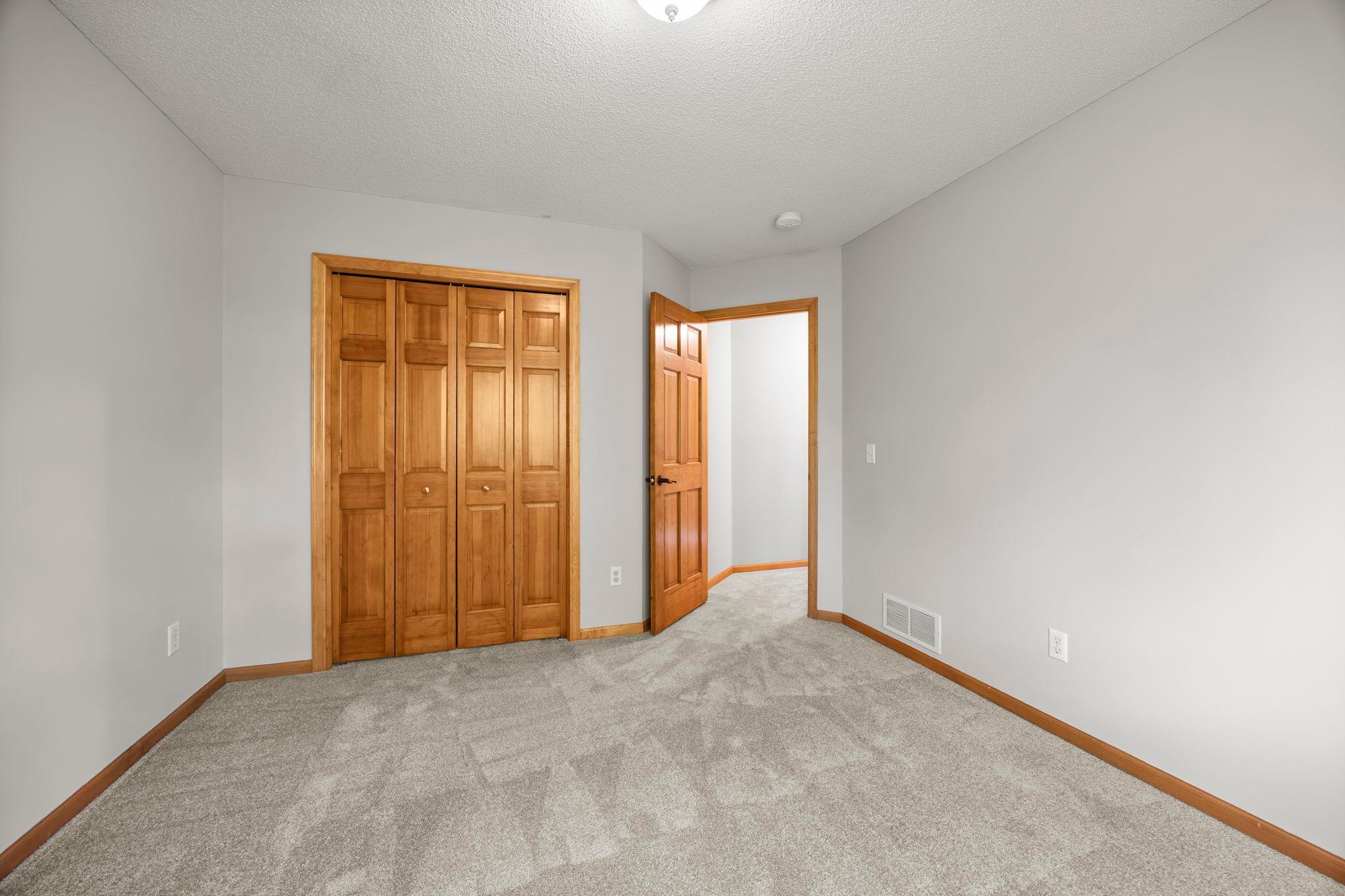 18462 Gladstone Boulevard N Property Photo 39