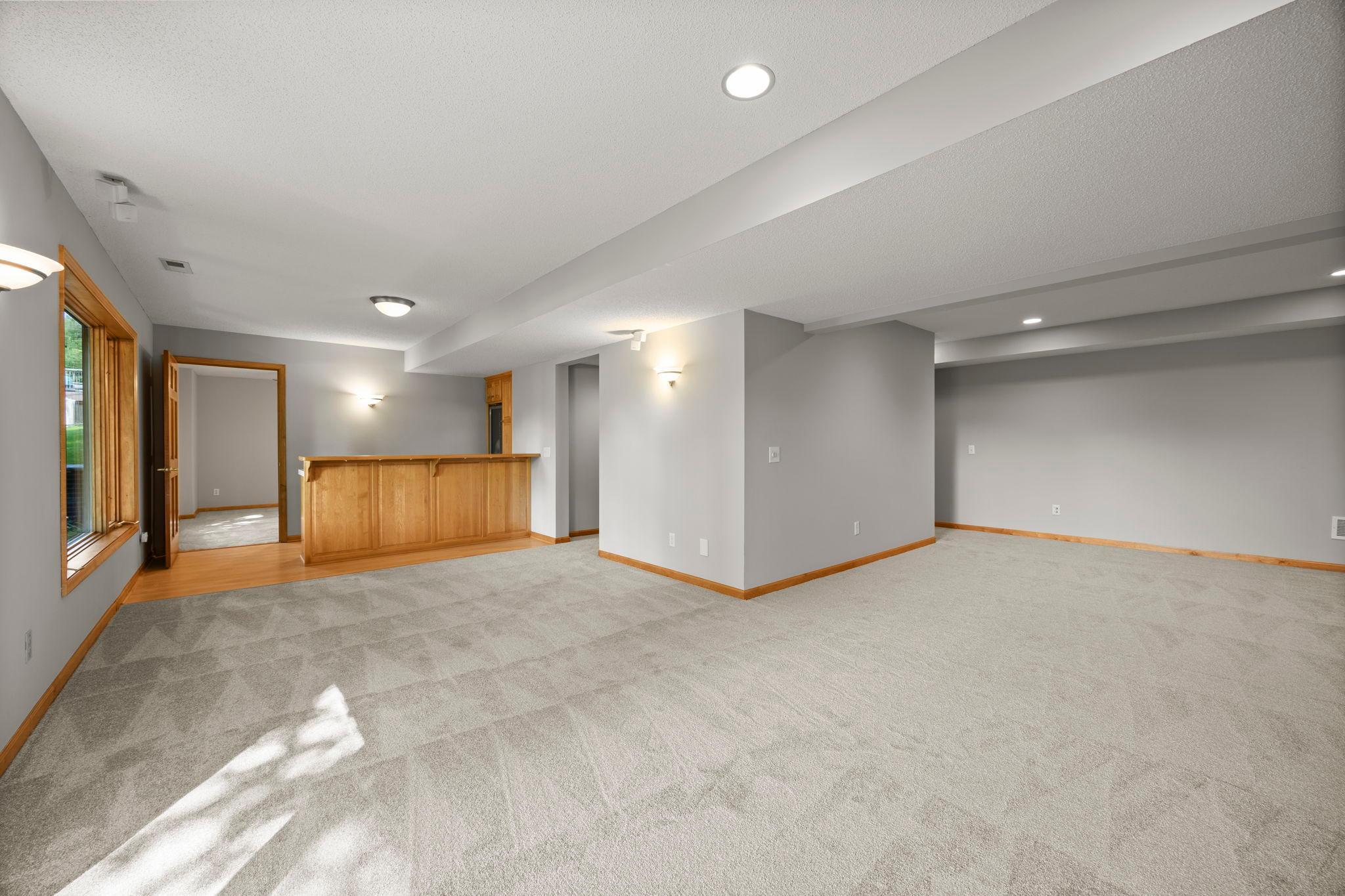 18462 Gladstone Boulevard N Property Photo 41