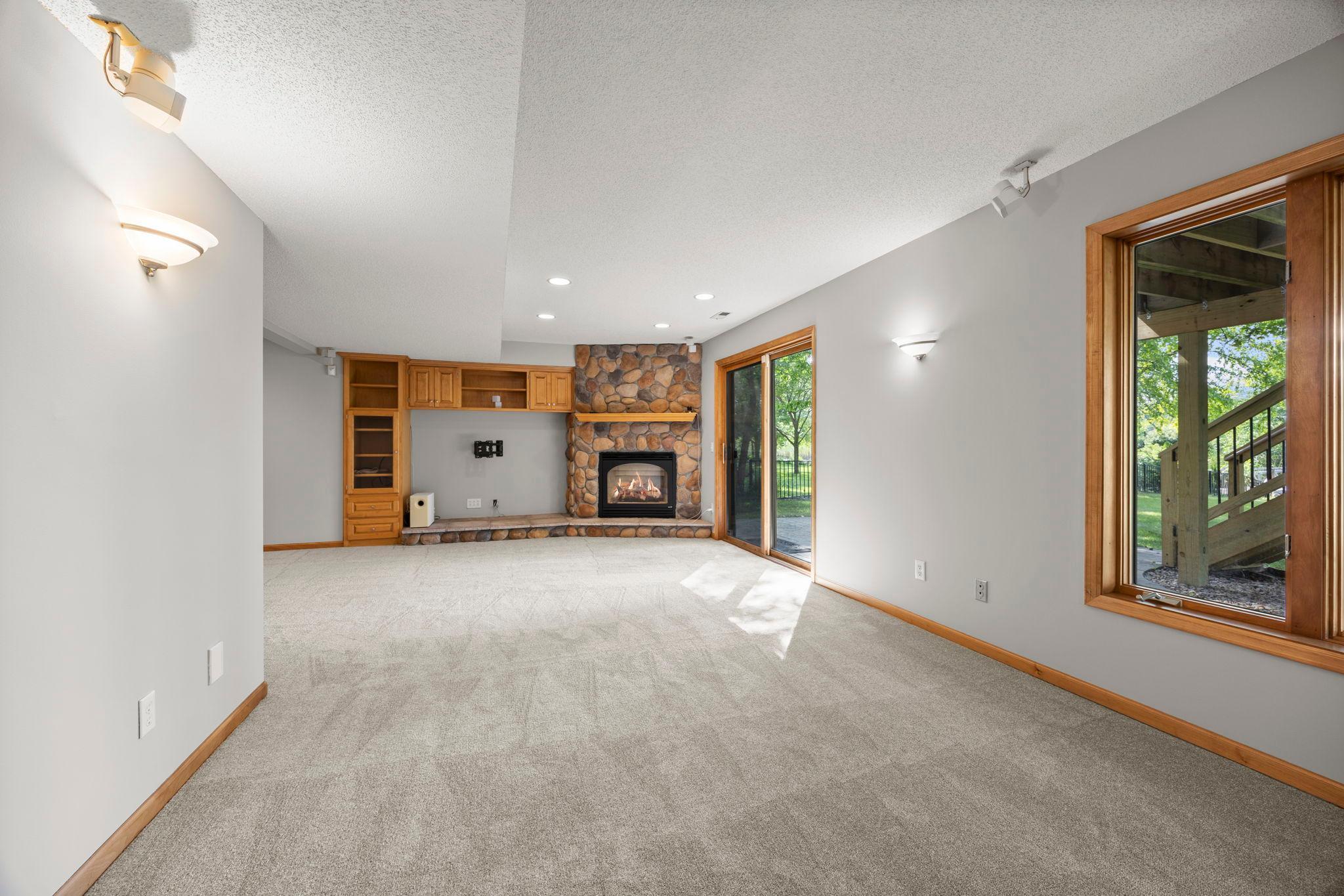 18462 Gladstone Boulevard N Property Photo 46