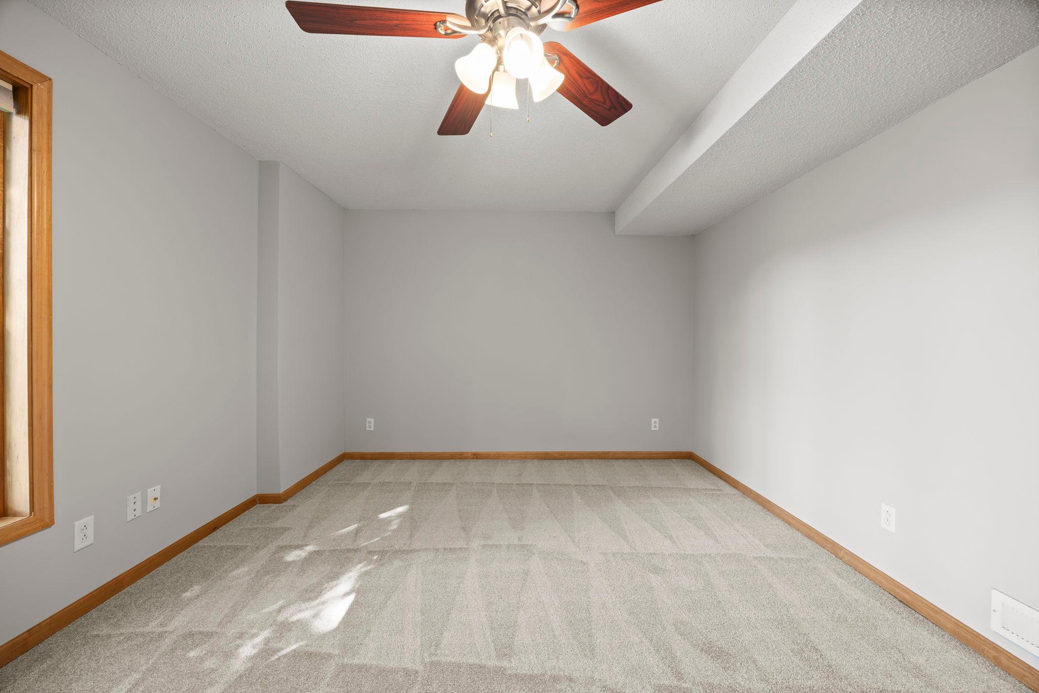 18462 Gladstone Boulevard N Property Photo 49