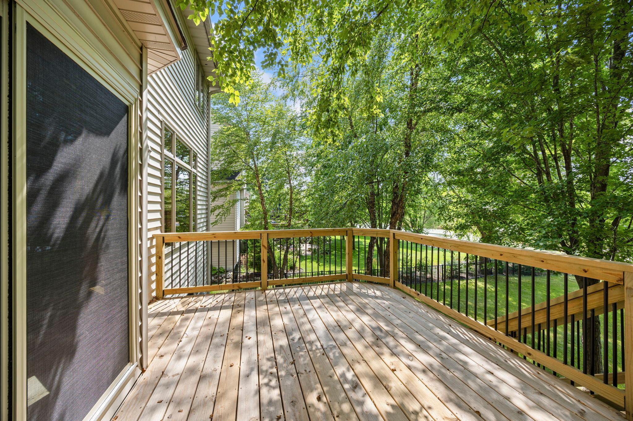 18462 Gladstone Boulevard N Property Photo 52