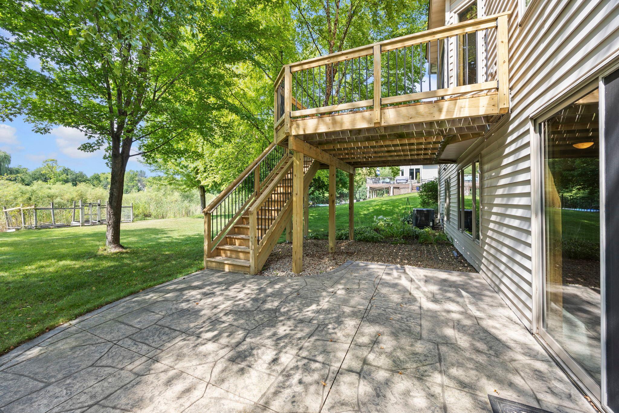 18462 Gladstone Boulevard N Property Photo 54