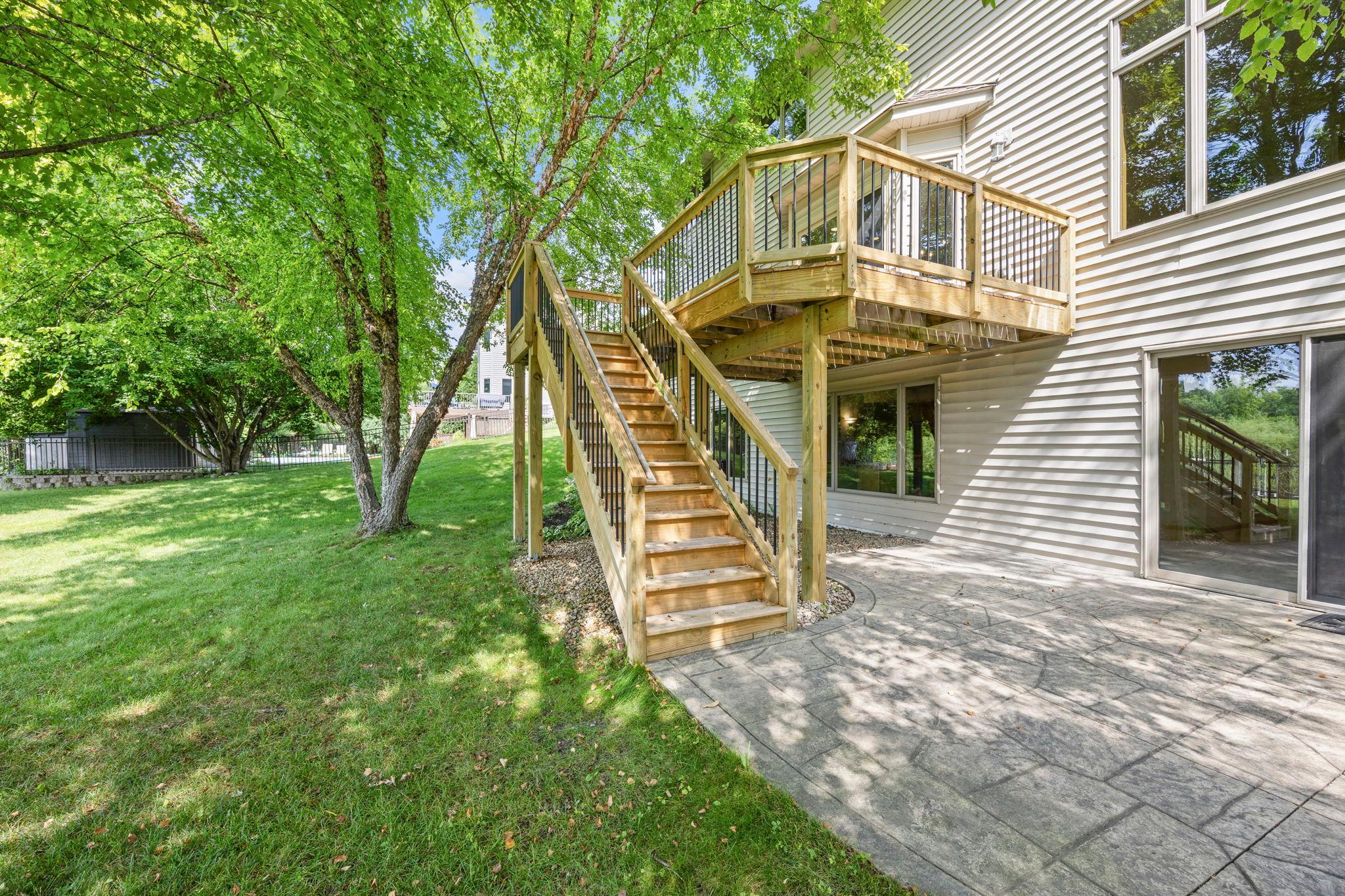 18462 Gladstone Boulevard N Property Photo 55