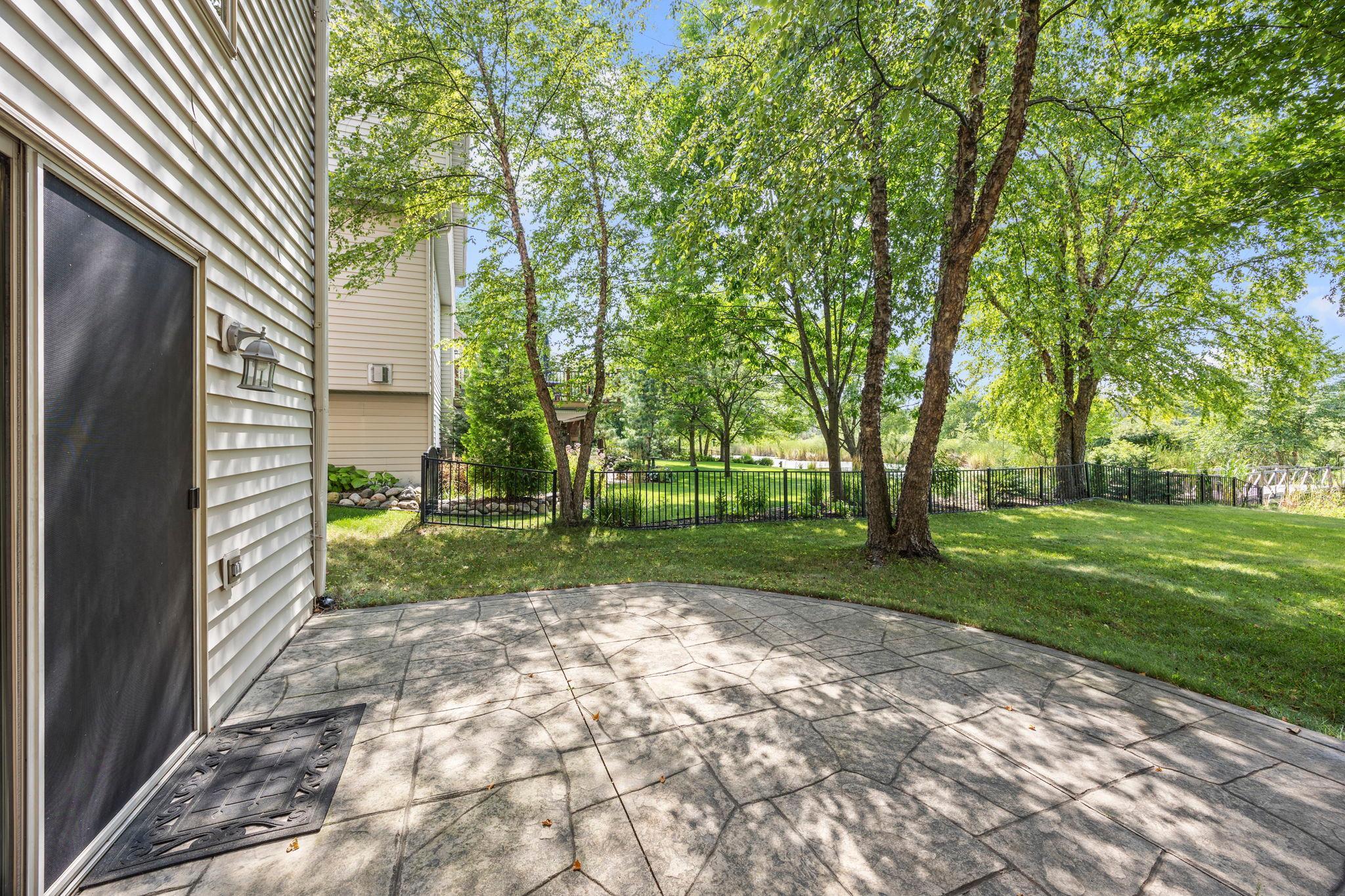 18462 Gladstone Boulevard N Property Photo 56