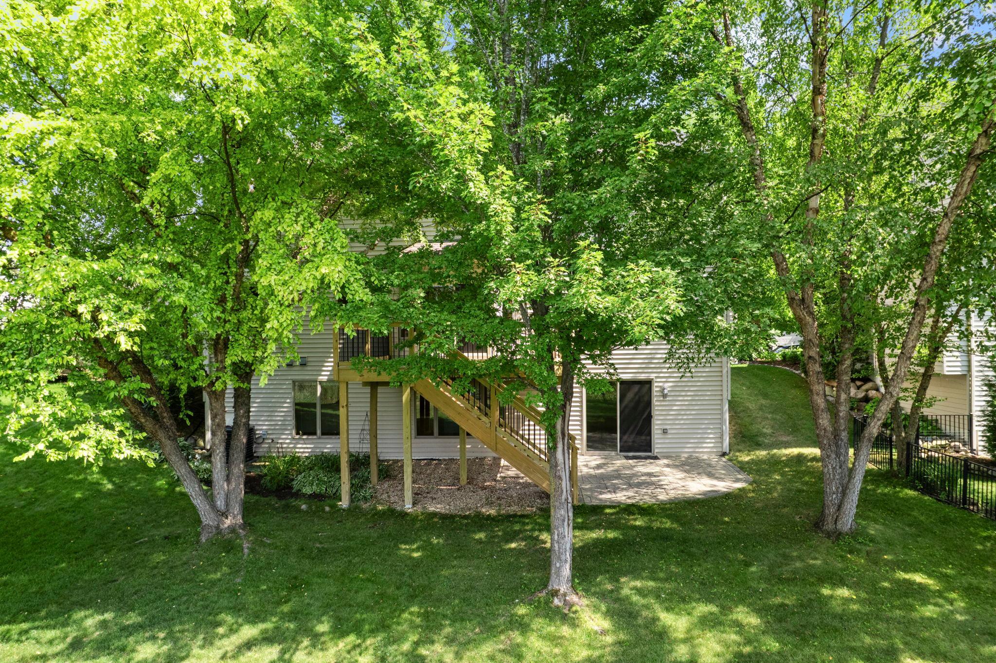 18462 Gladstone Boulevard N Property Photo 58