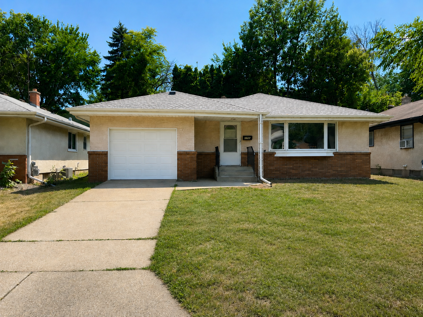 1600 Suburban Avenue Property Photo 1