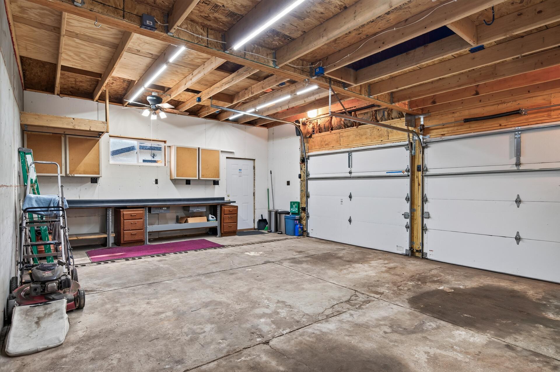 4747 Camden Avenue N Property Photo 2