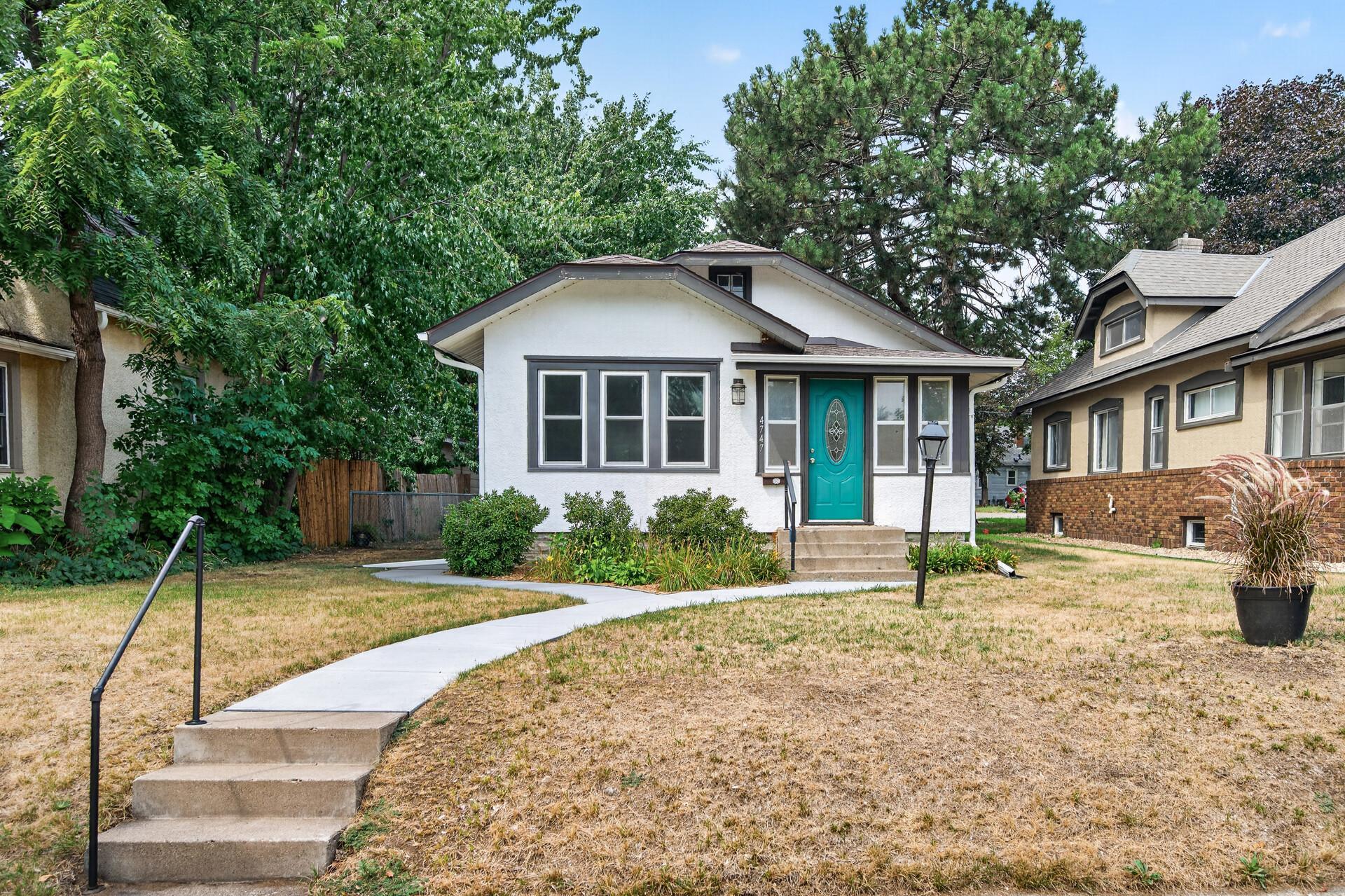 4747 Camden Avenue N Property Photo 3