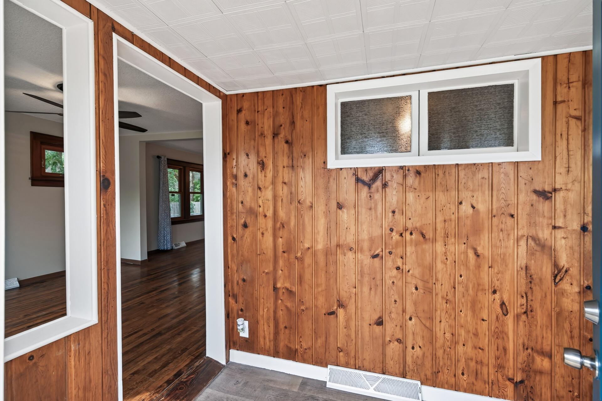 4747 Camden Avenue N Property Photo 6