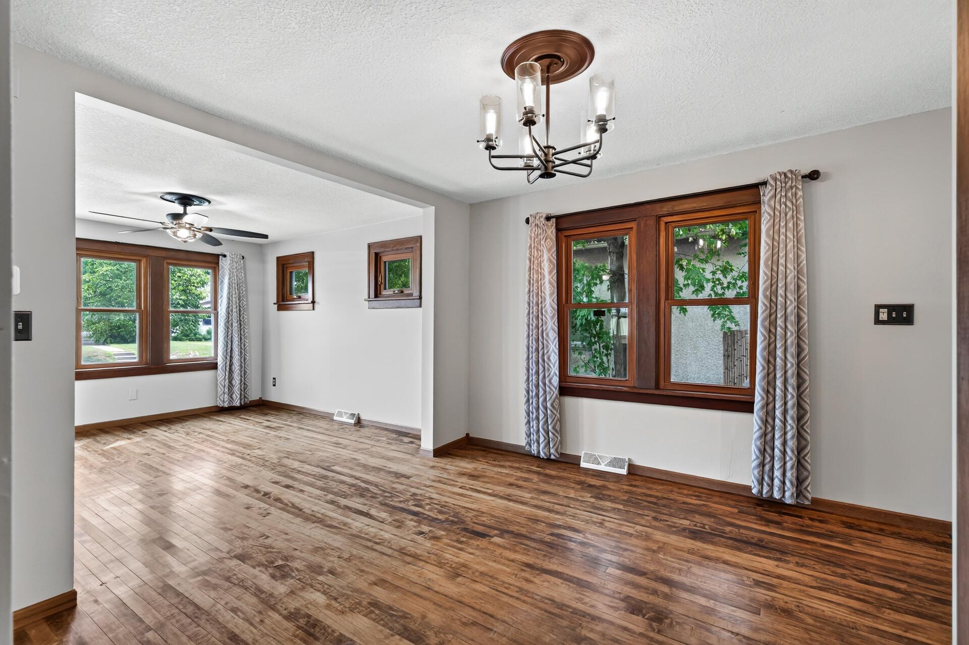 4747 Camden Avenue N Property Photo 8