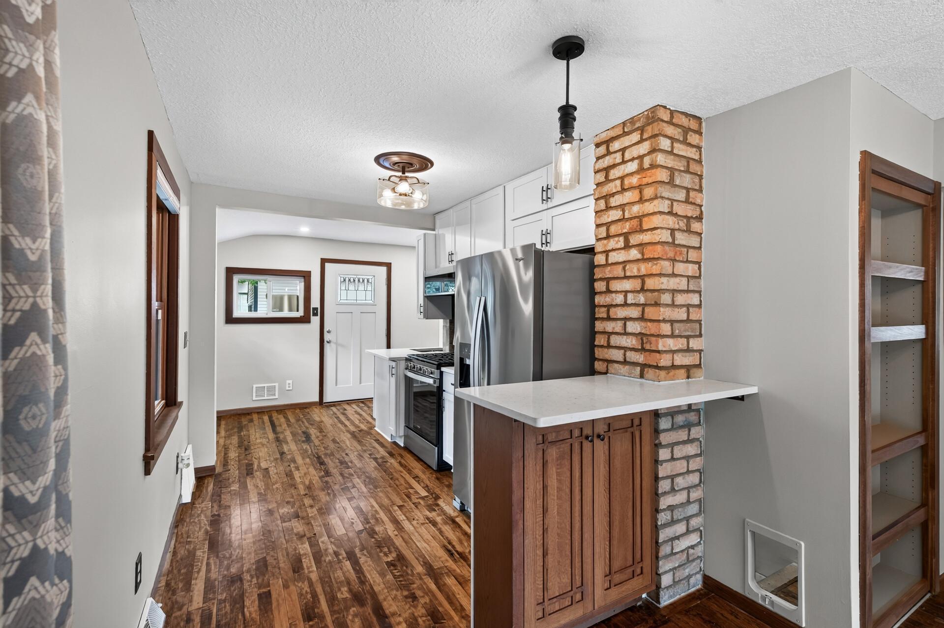4747 Camden Avenue N Property Photo 10