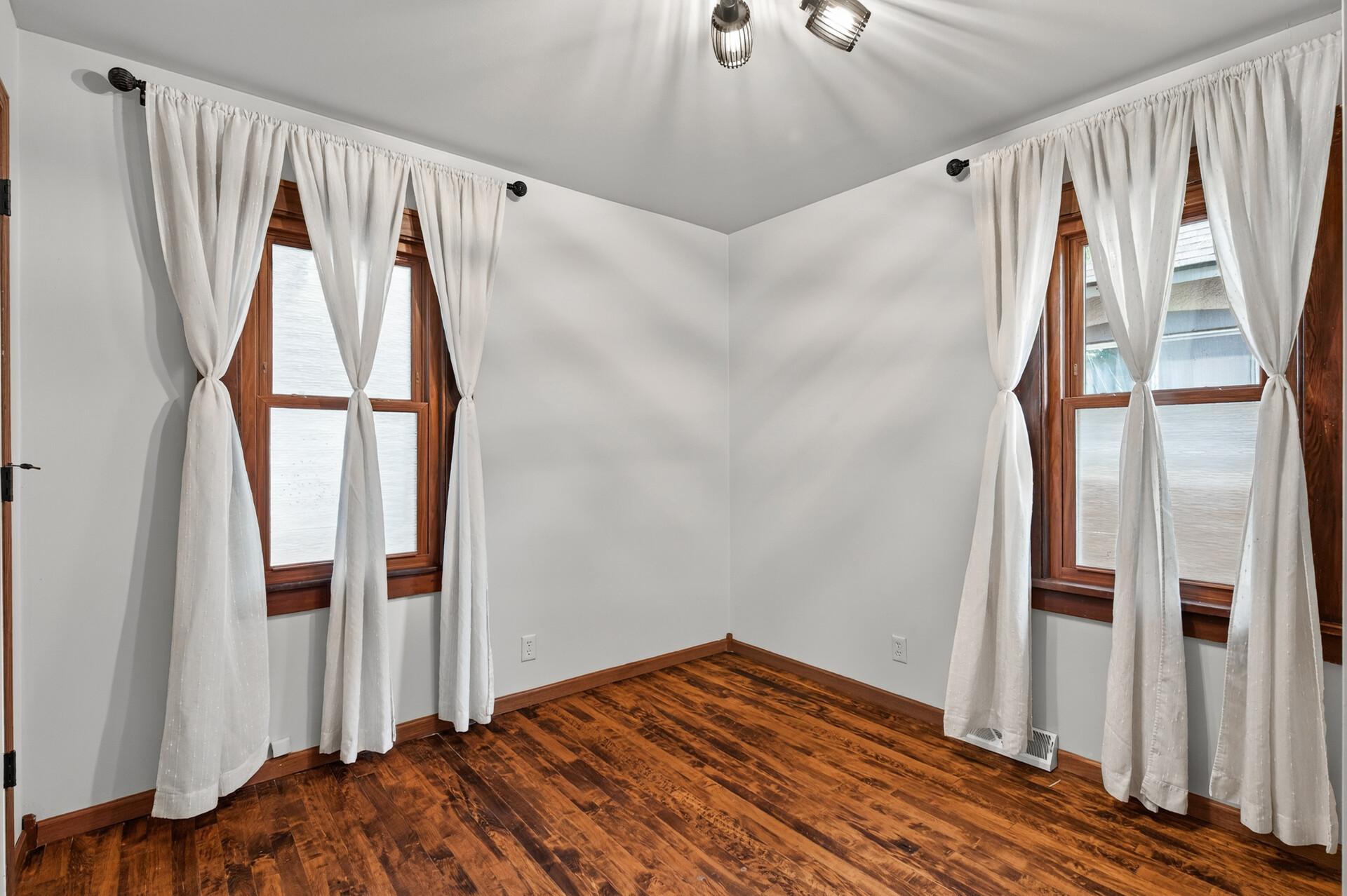 4747 Camden Avenue N Property Photo 14