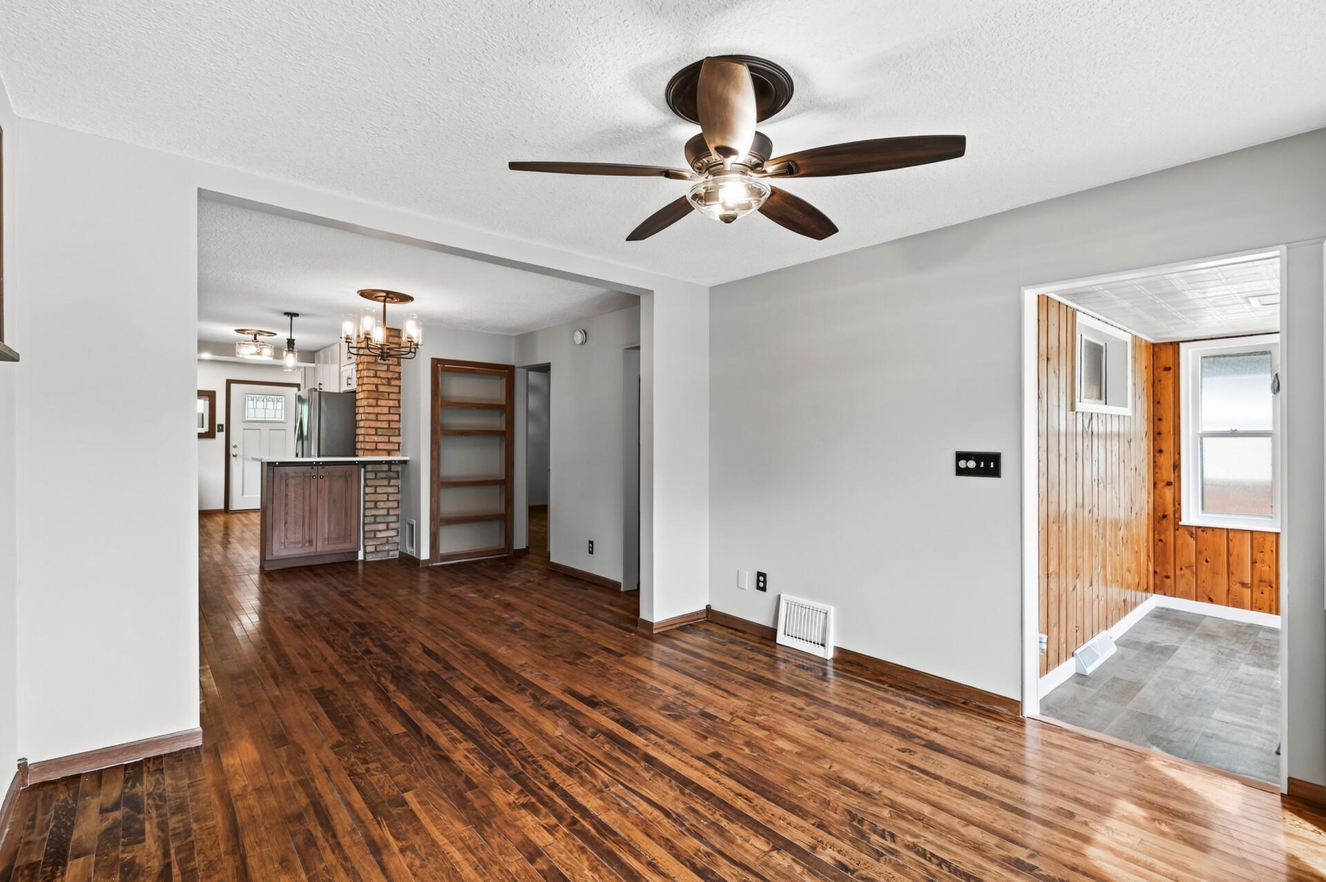 4747 Camden Avenue N Property Photo 16