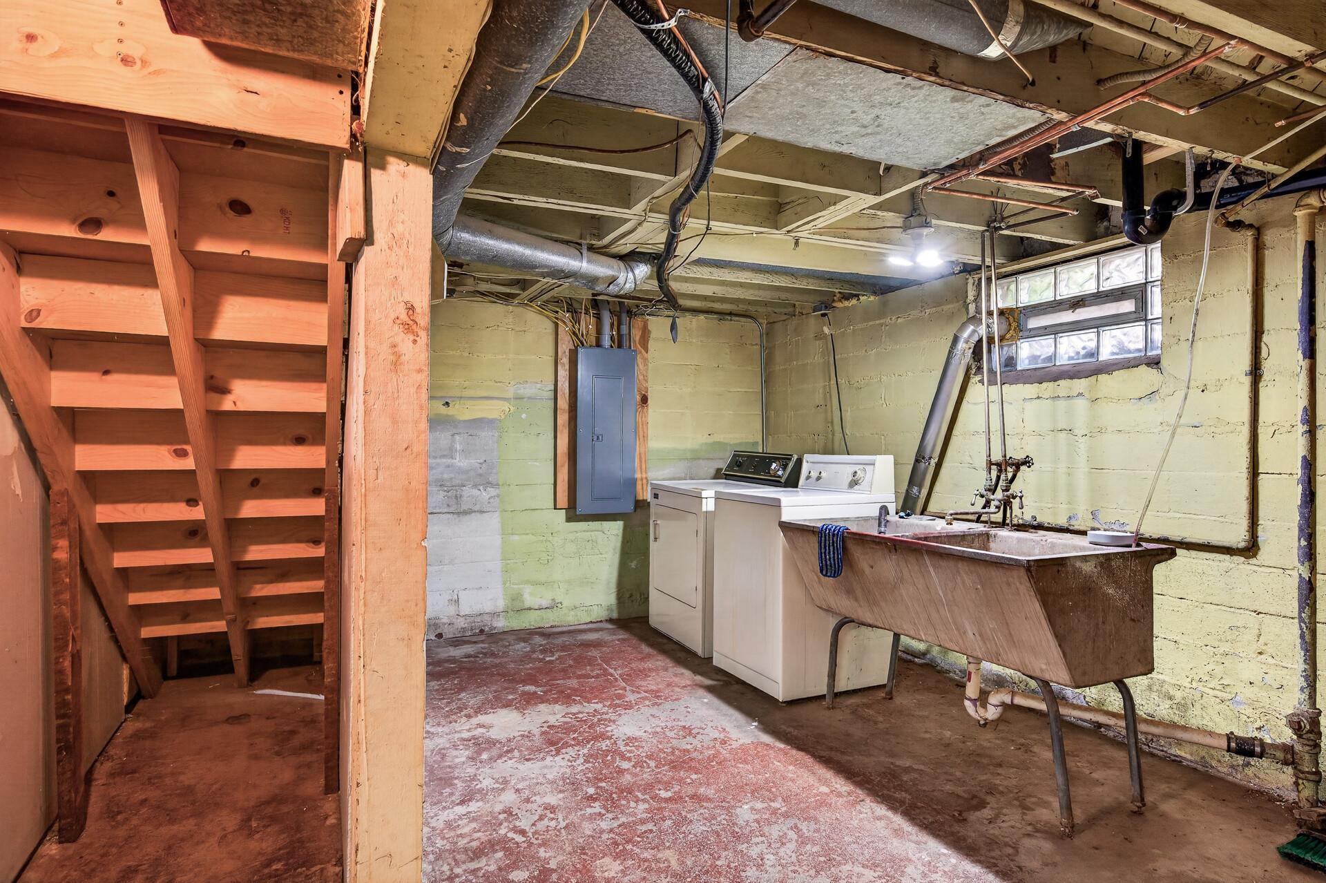 4747 Camden Avenue N Property Photo 19