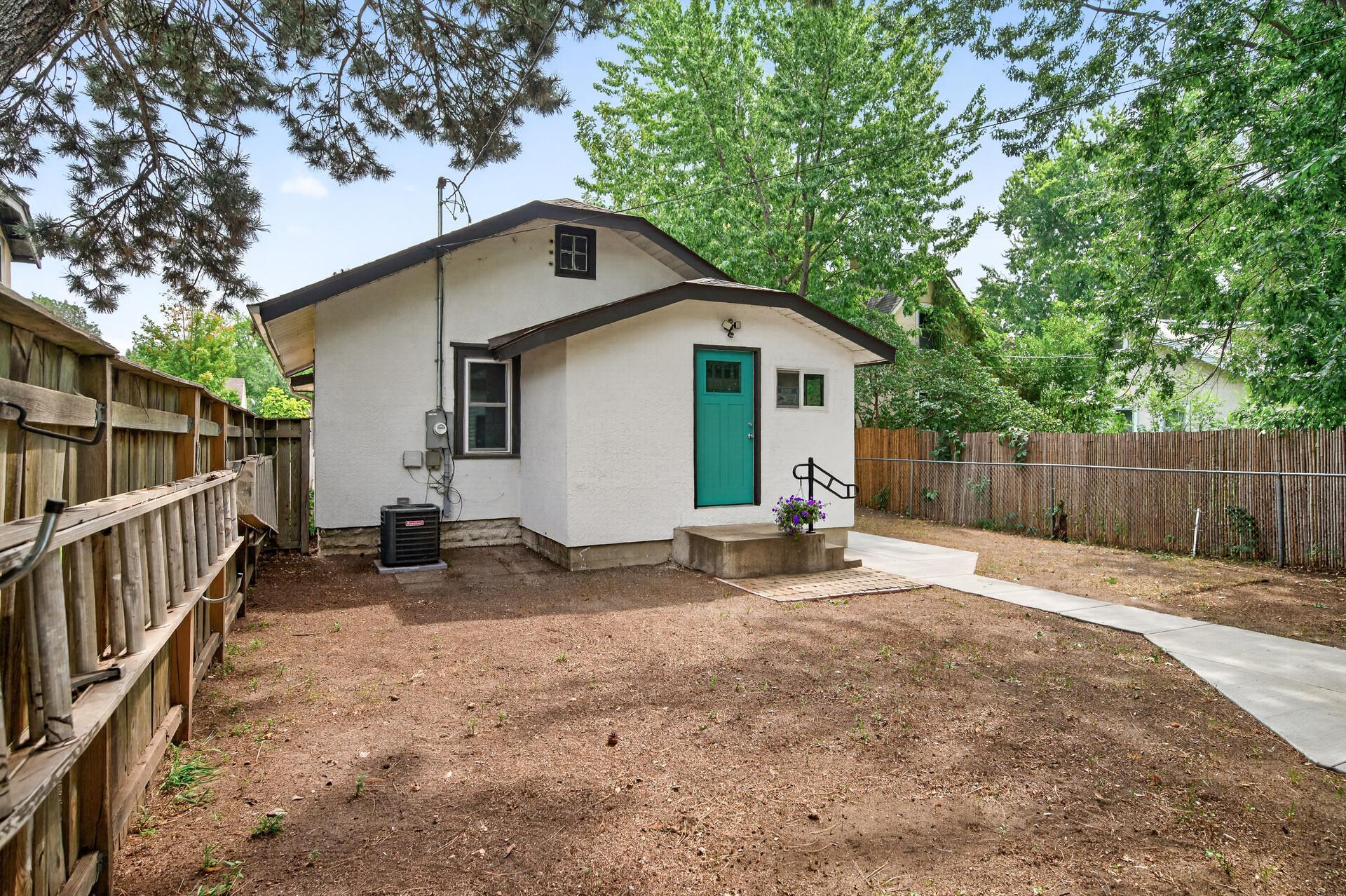 4747 Camden Avenue N Property Photo 21