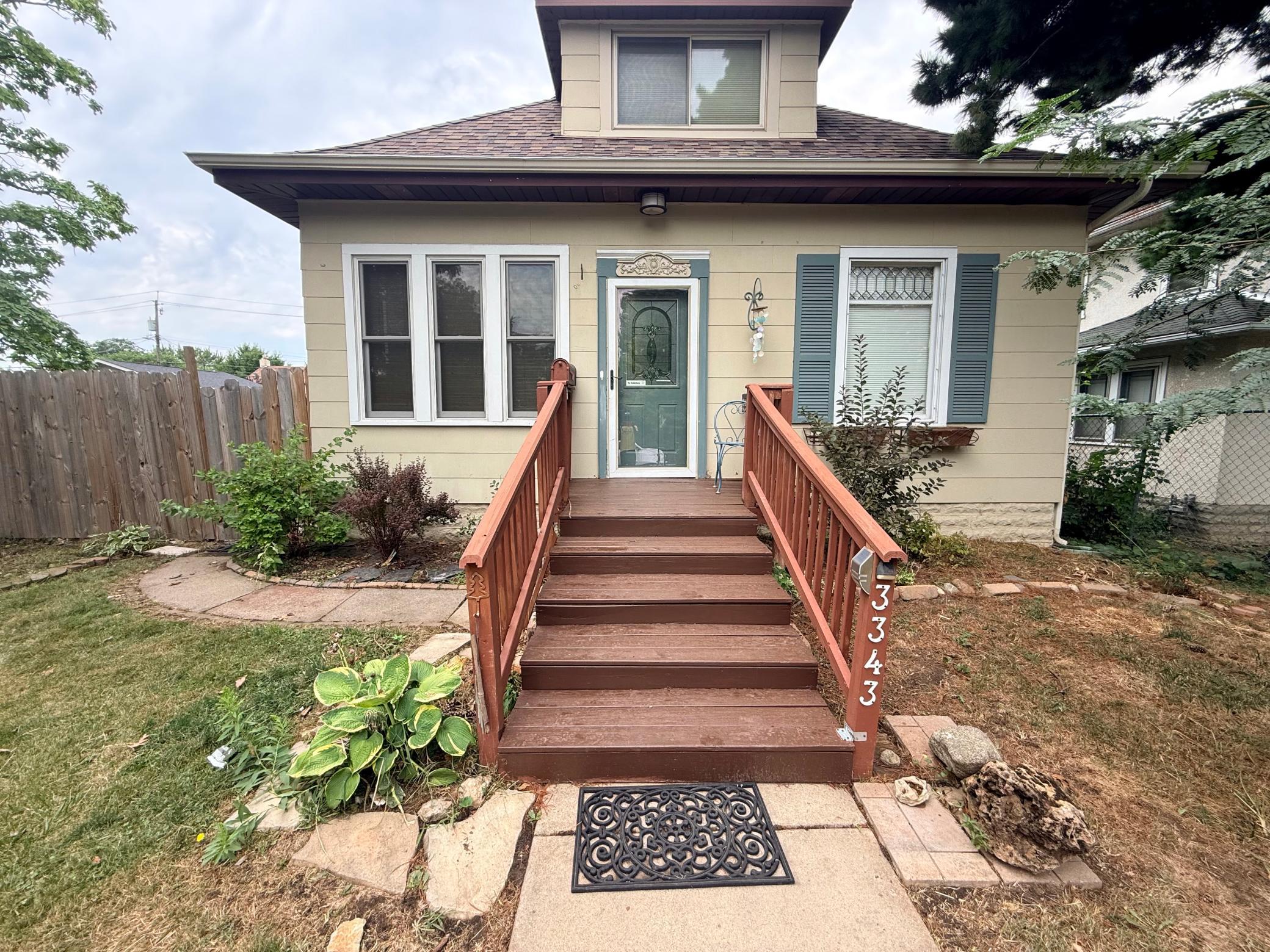 3343 Girard Avenue N Property Photo 1
