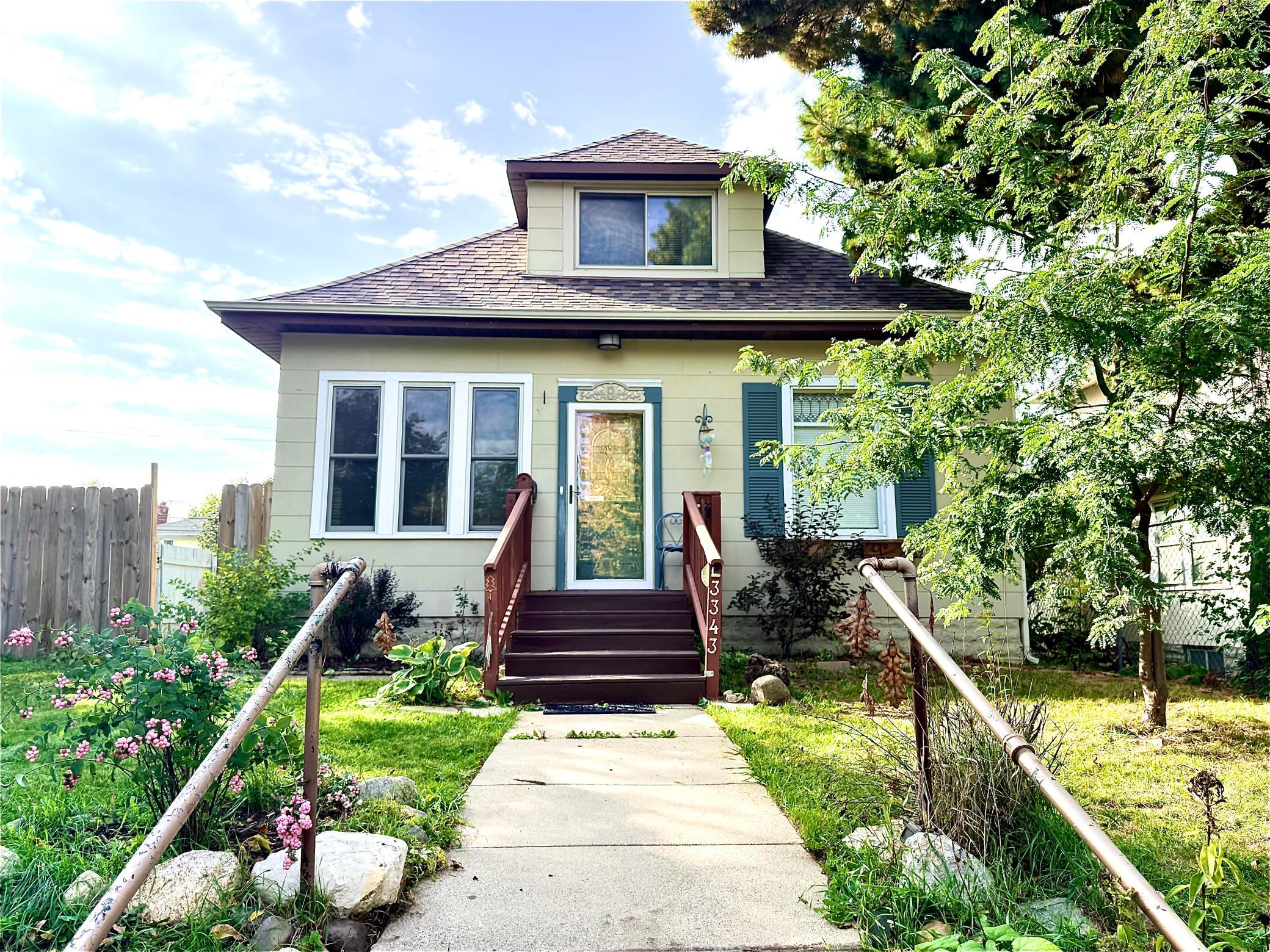 3343 Girard Avenue N Property Photo 1