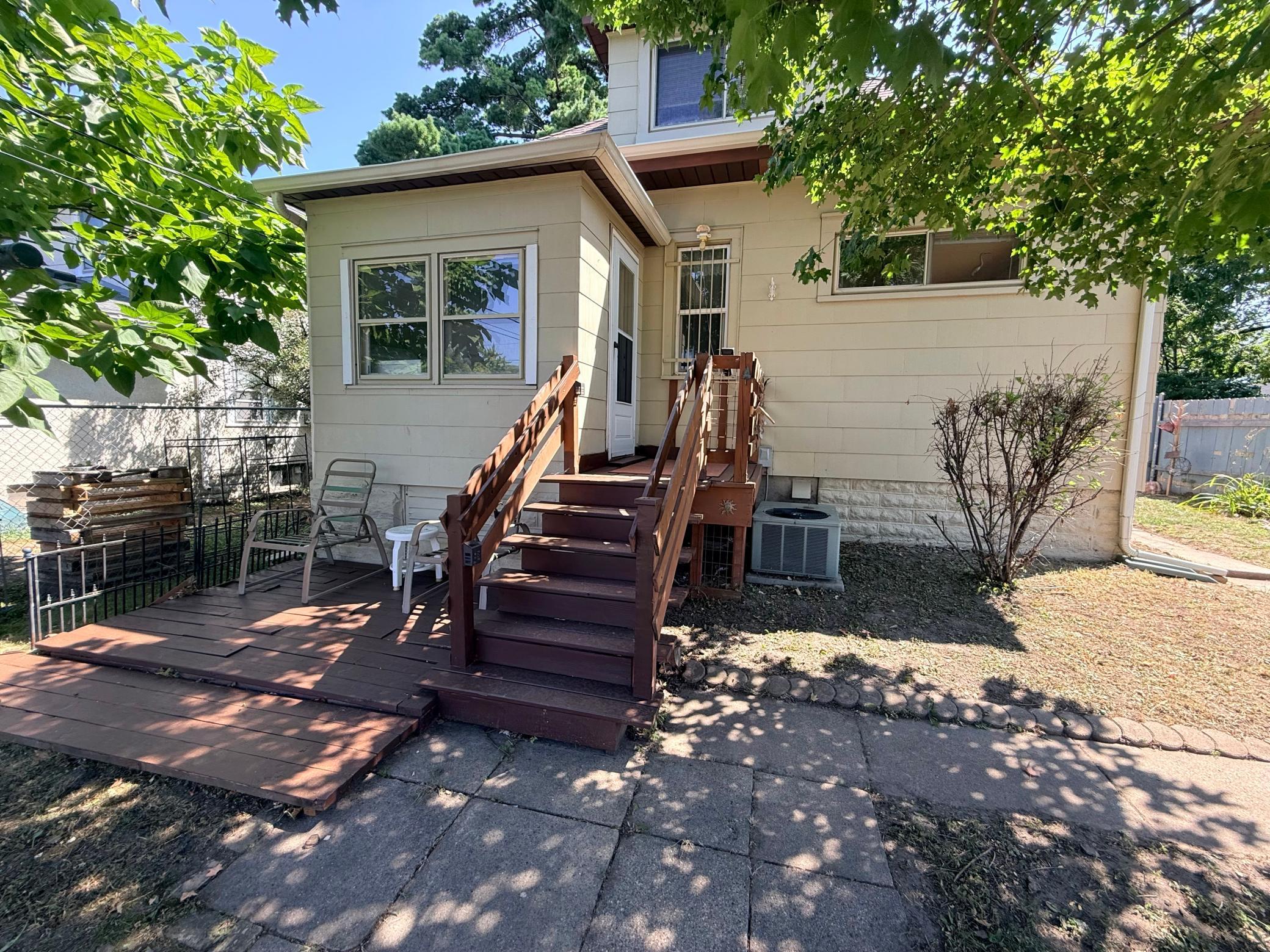 3343 Girard Avenue N Property Photo 33