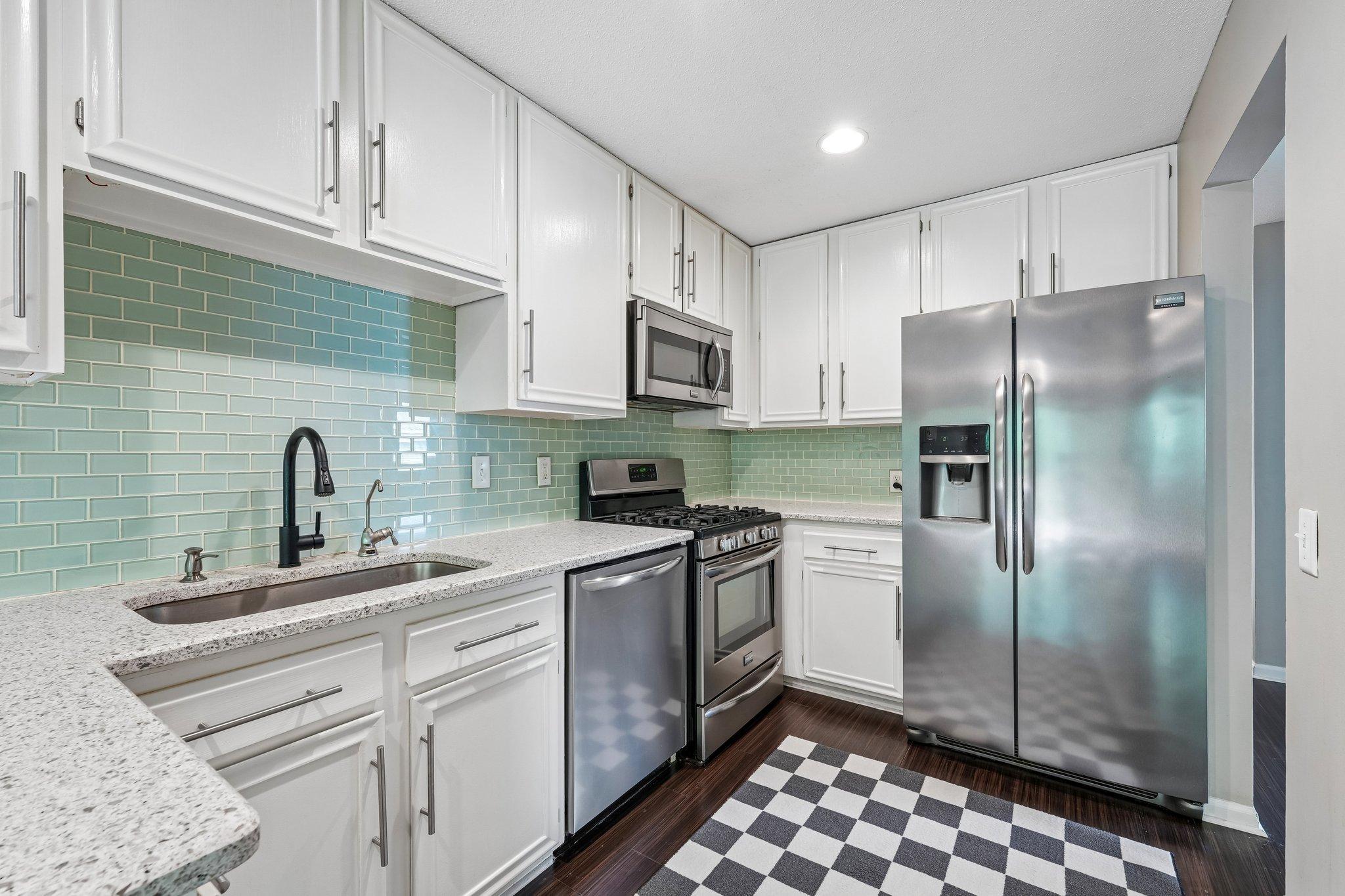 12311 Oak Leaf Court Property Photo 6