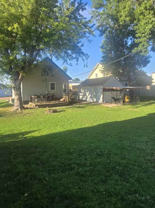 213 3rd Street W Property Photo 4