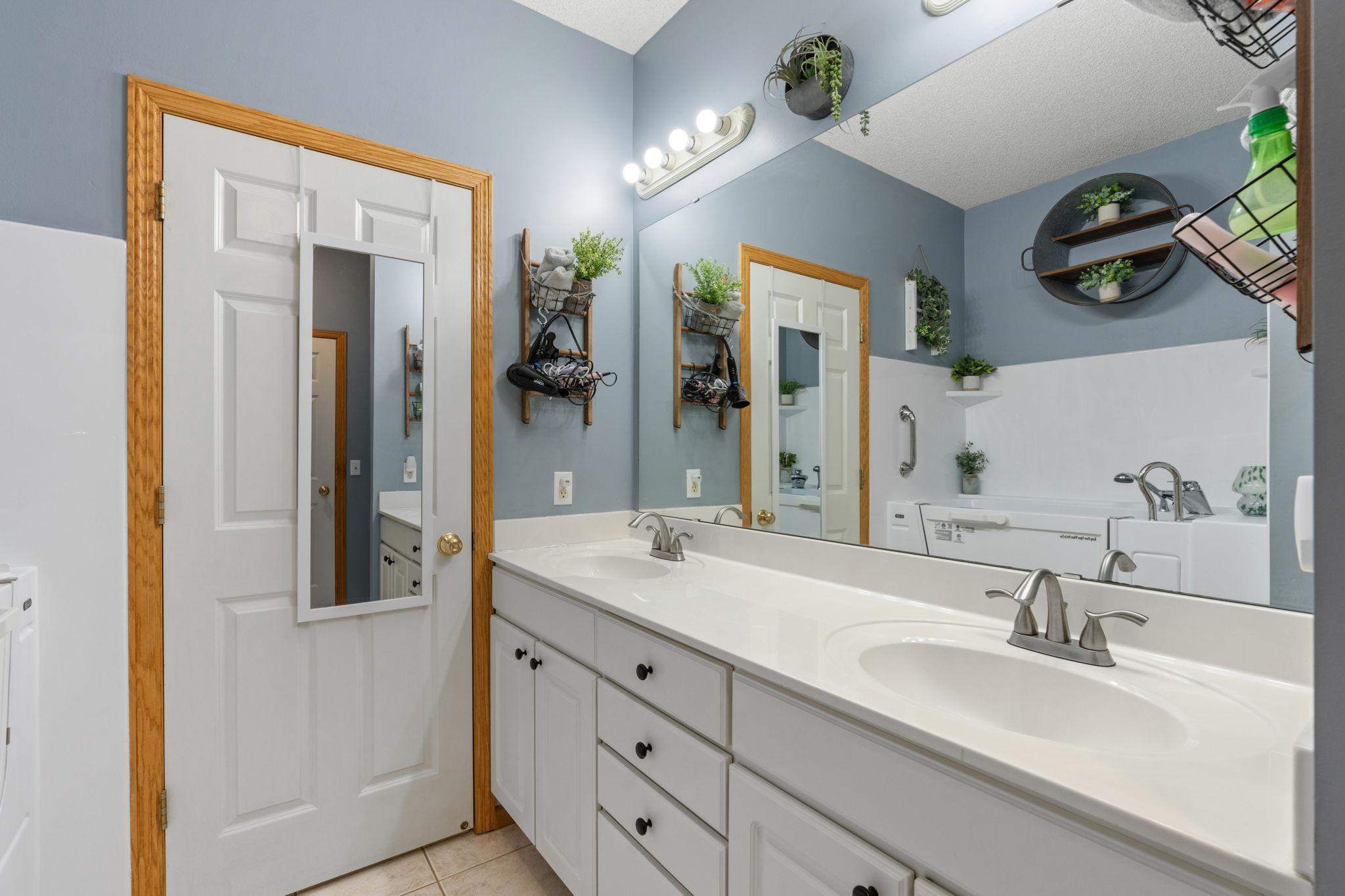15135 Crestview Circle Property Photo 13