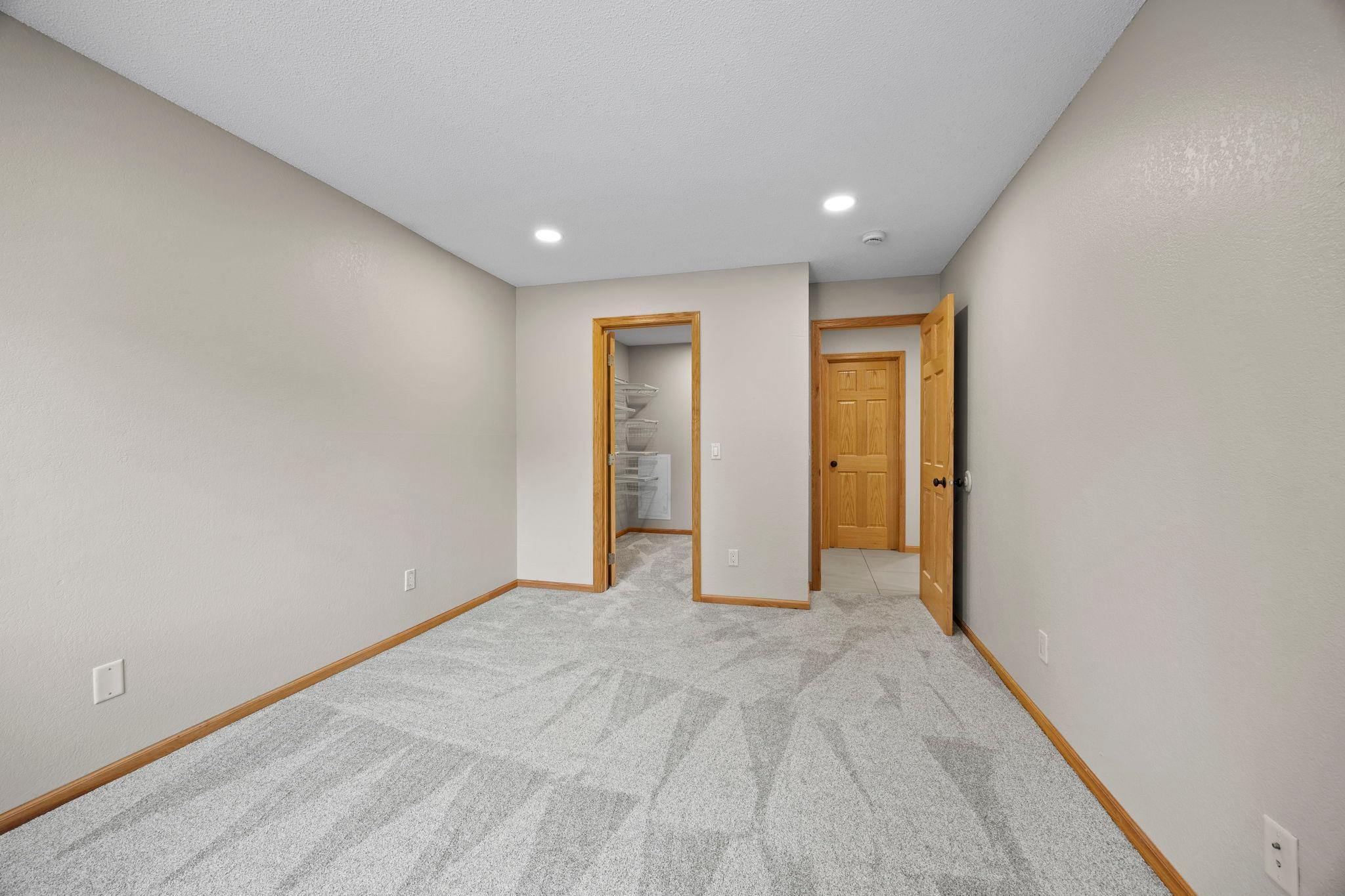 3420 Golfview Drive 123 Property Photo 24