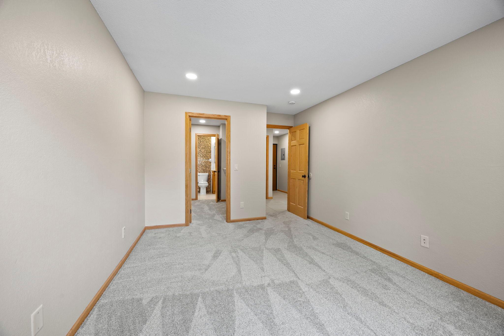 3420 Golfview Drive 123 Property Photo 26