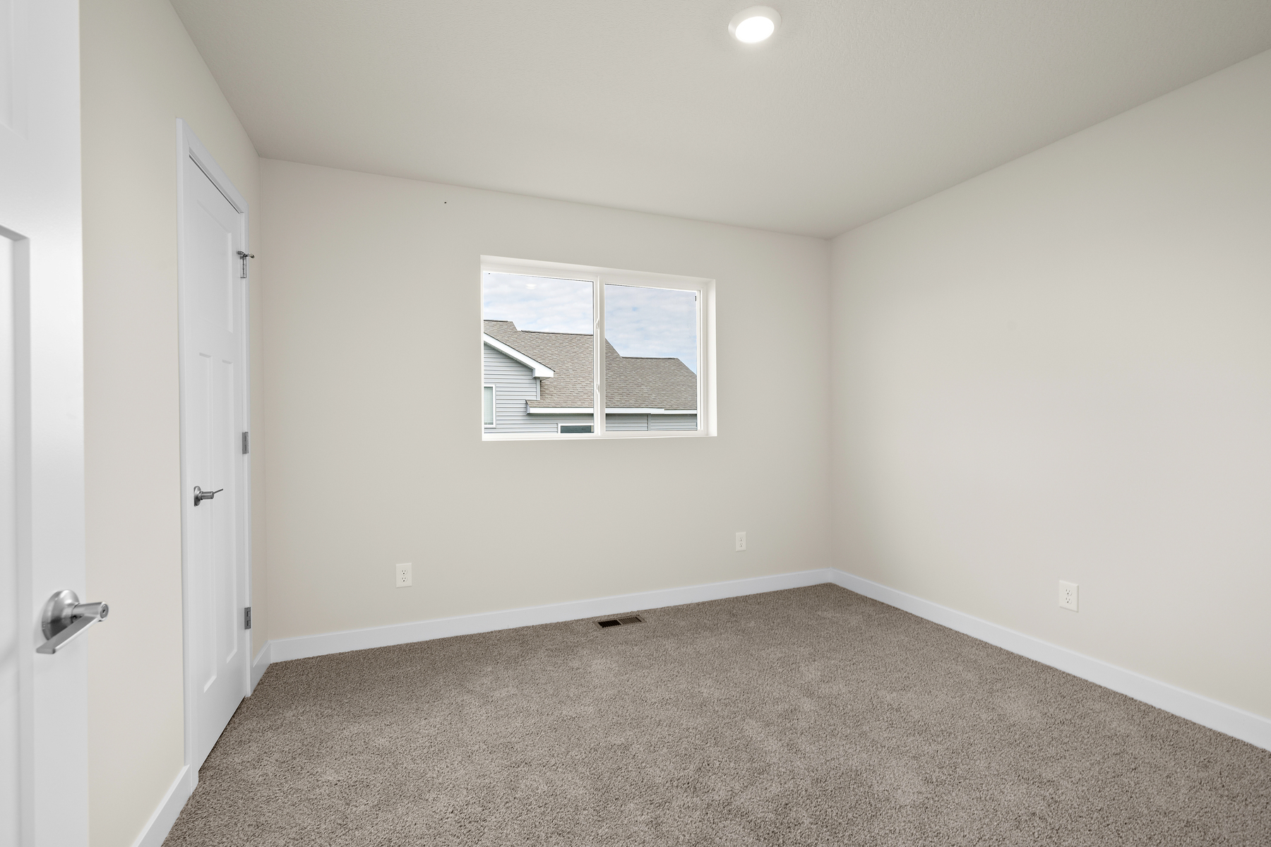 7698 Birch Street Property Photo 15