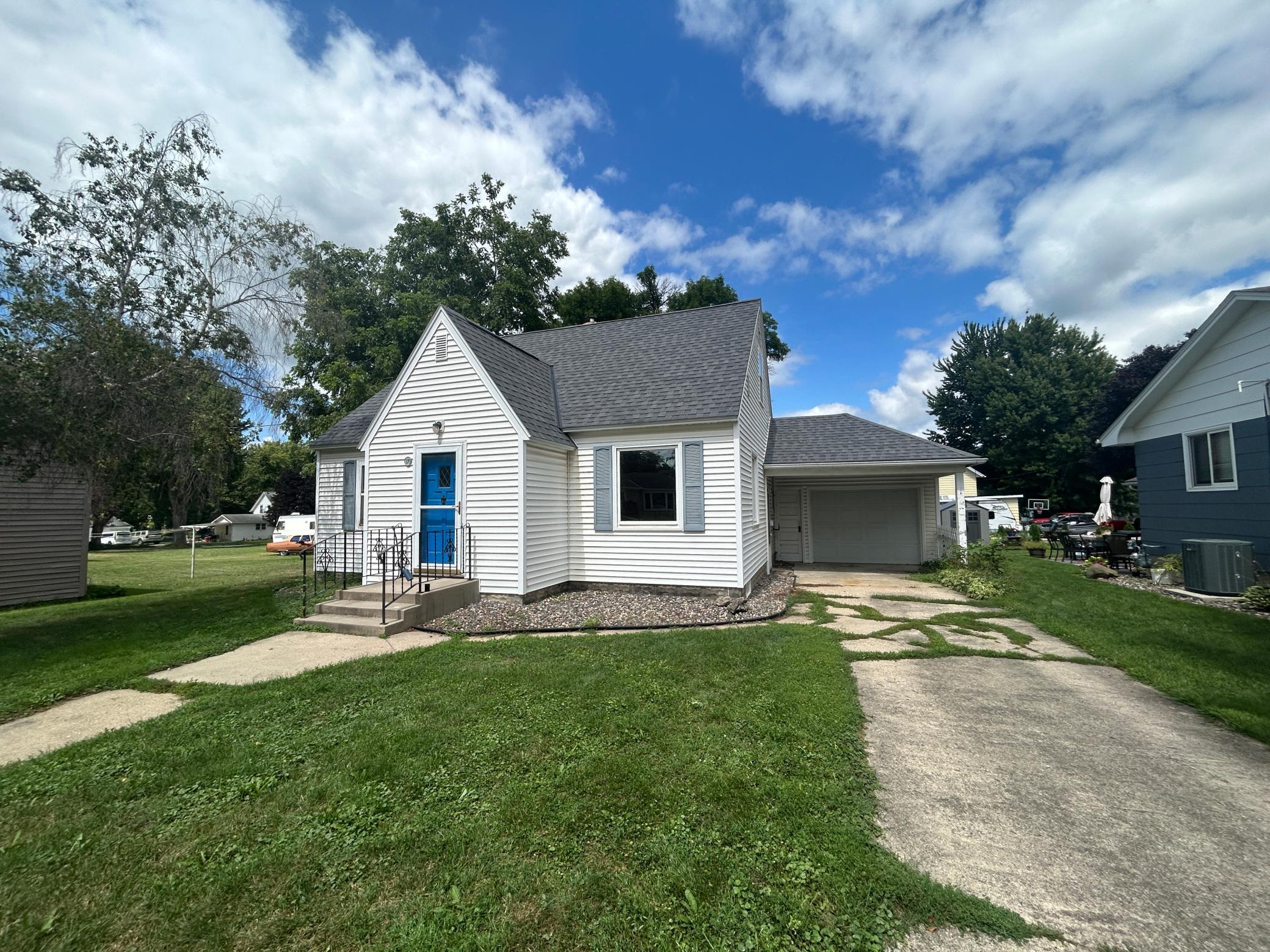 370 E 5th Street Property Photo 1
