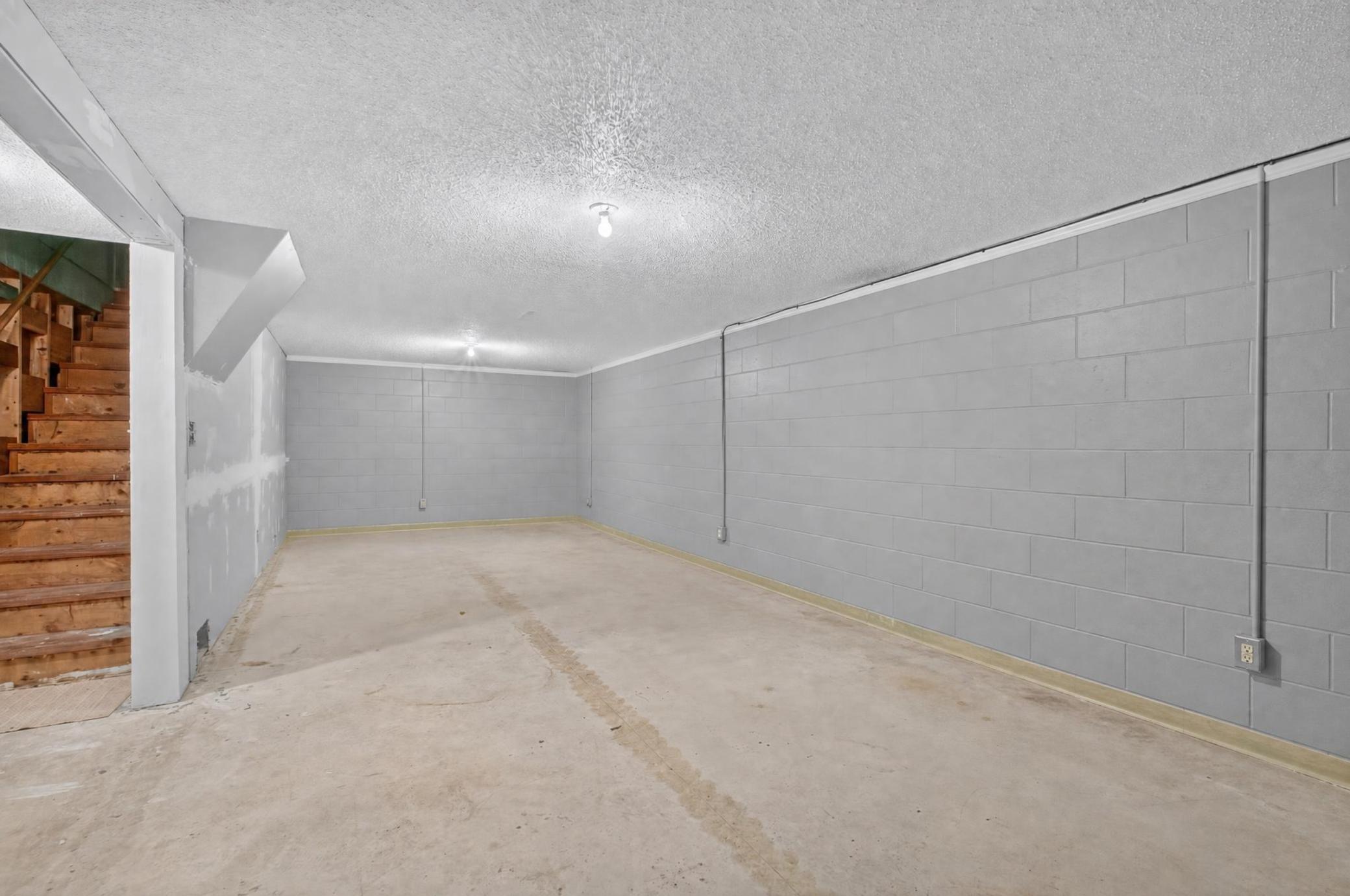 618 1st Street N Property Photo 26