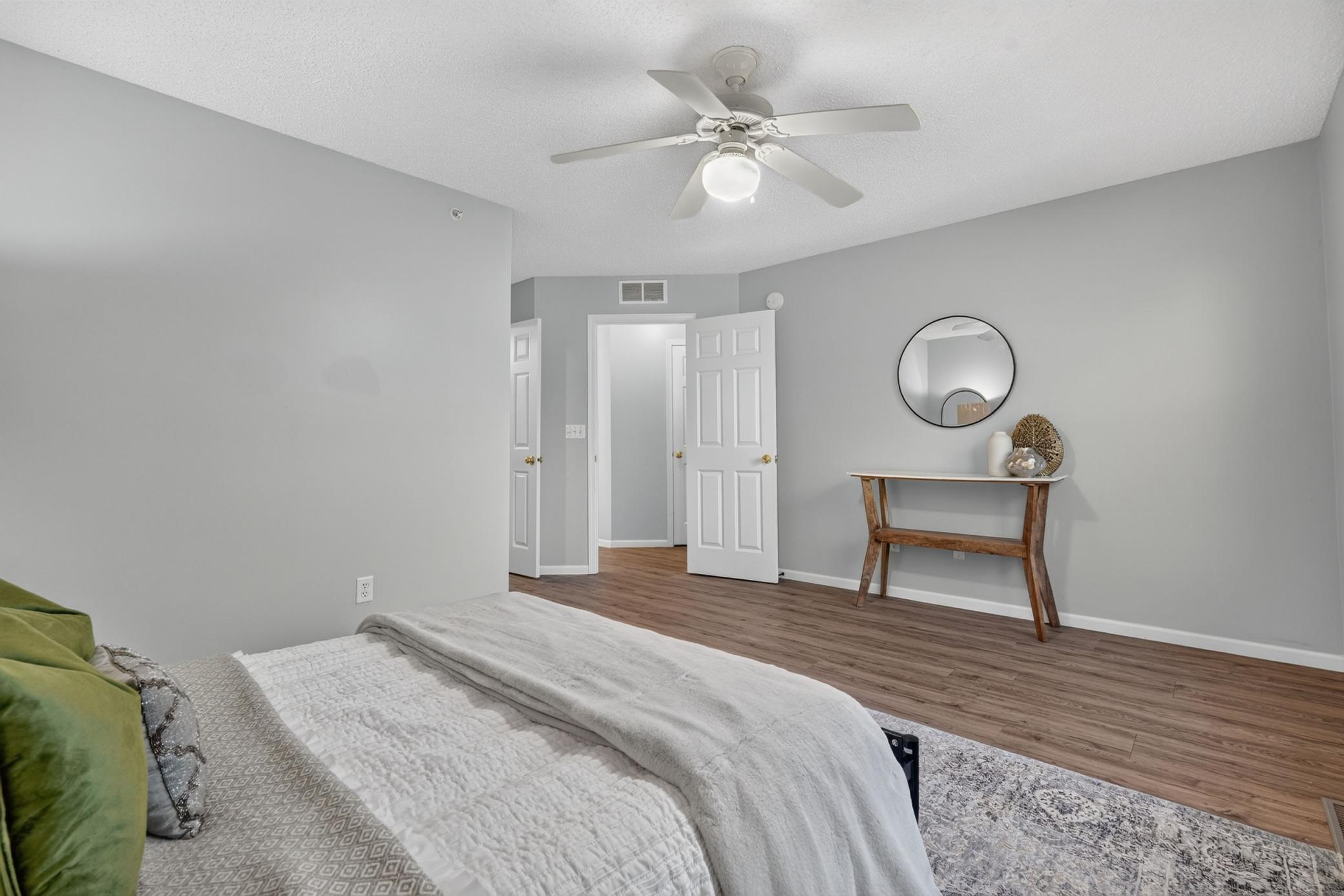 1667 Village Trail E 5 Property Photo 21