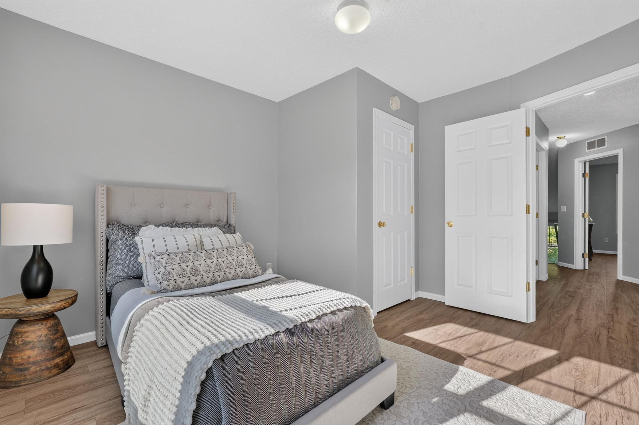 1667 Village Trail E 5 Property Photo 25