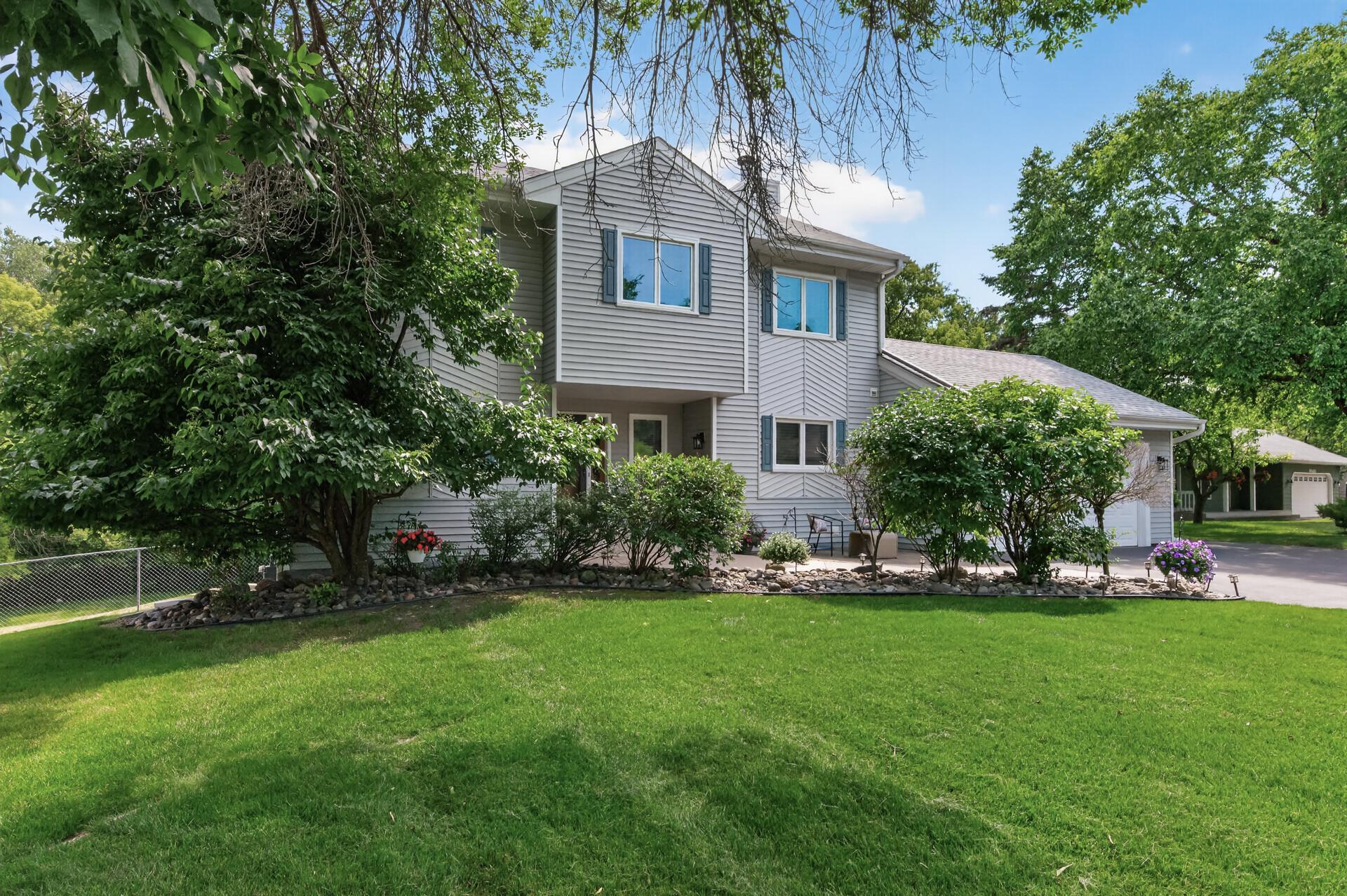 18425 Harrogate Drive Property Photo 3