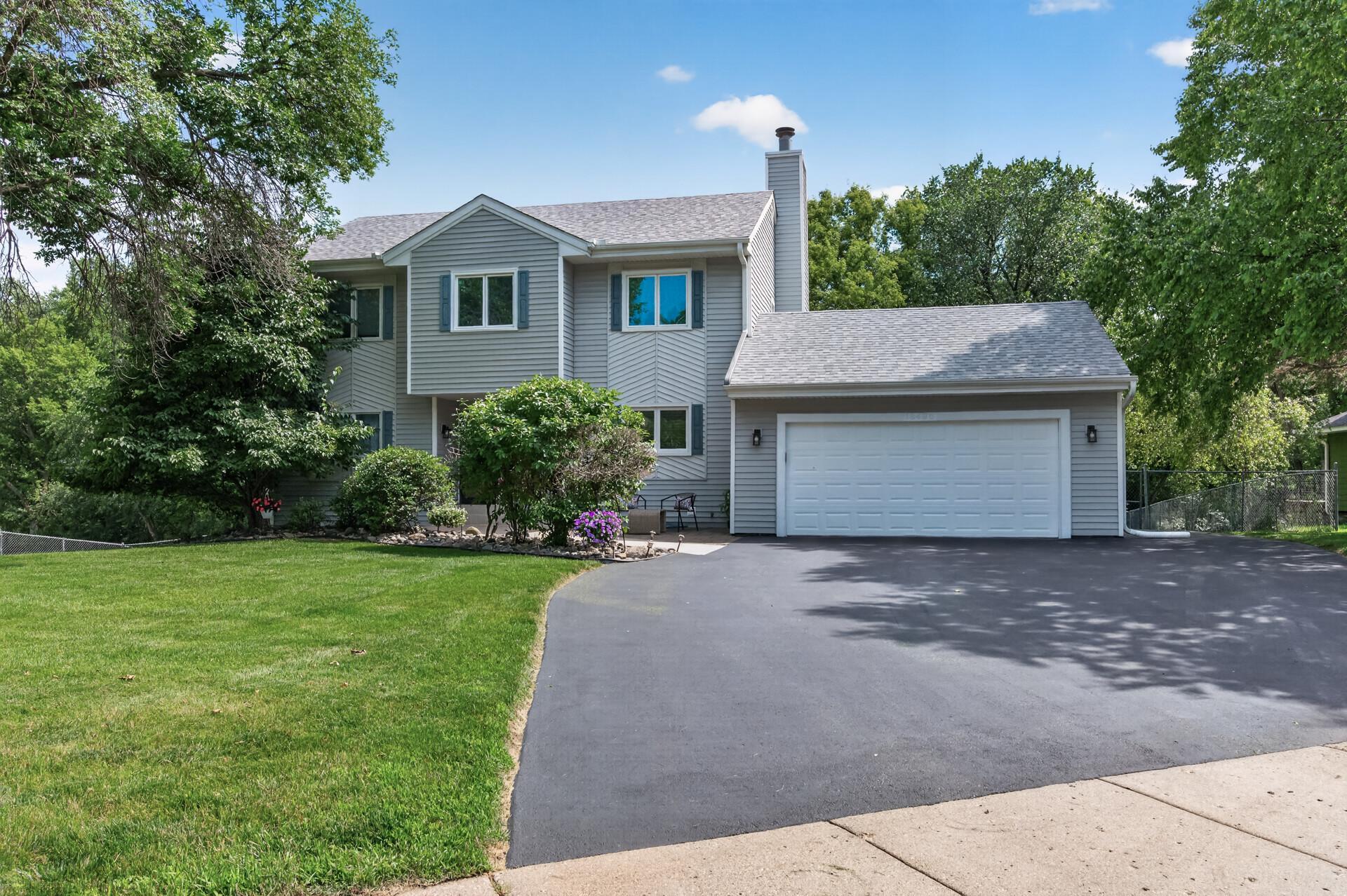 18425 Harrogate Drive Property Photo 4