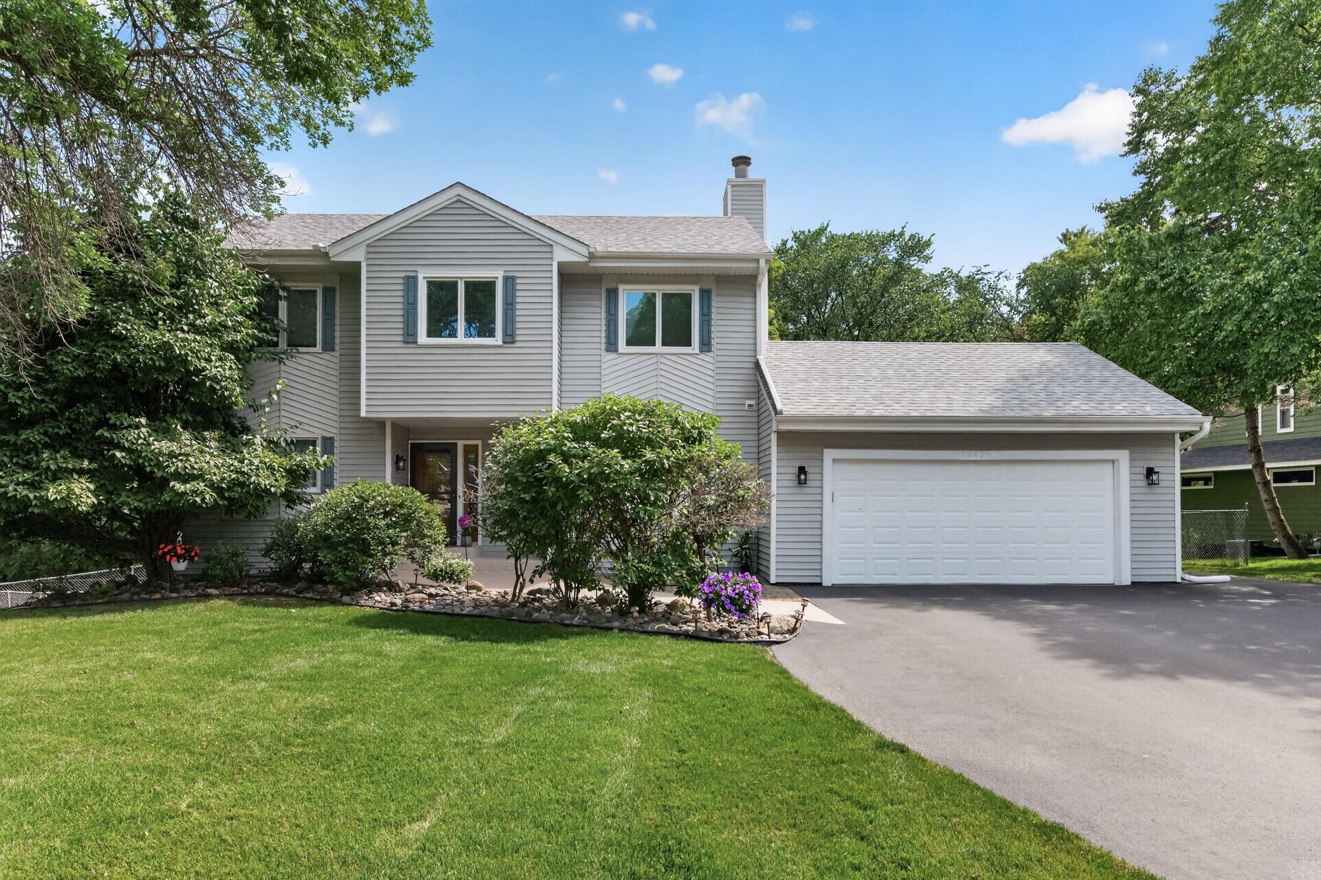 18425 Harrogate Drive Property Photo 6