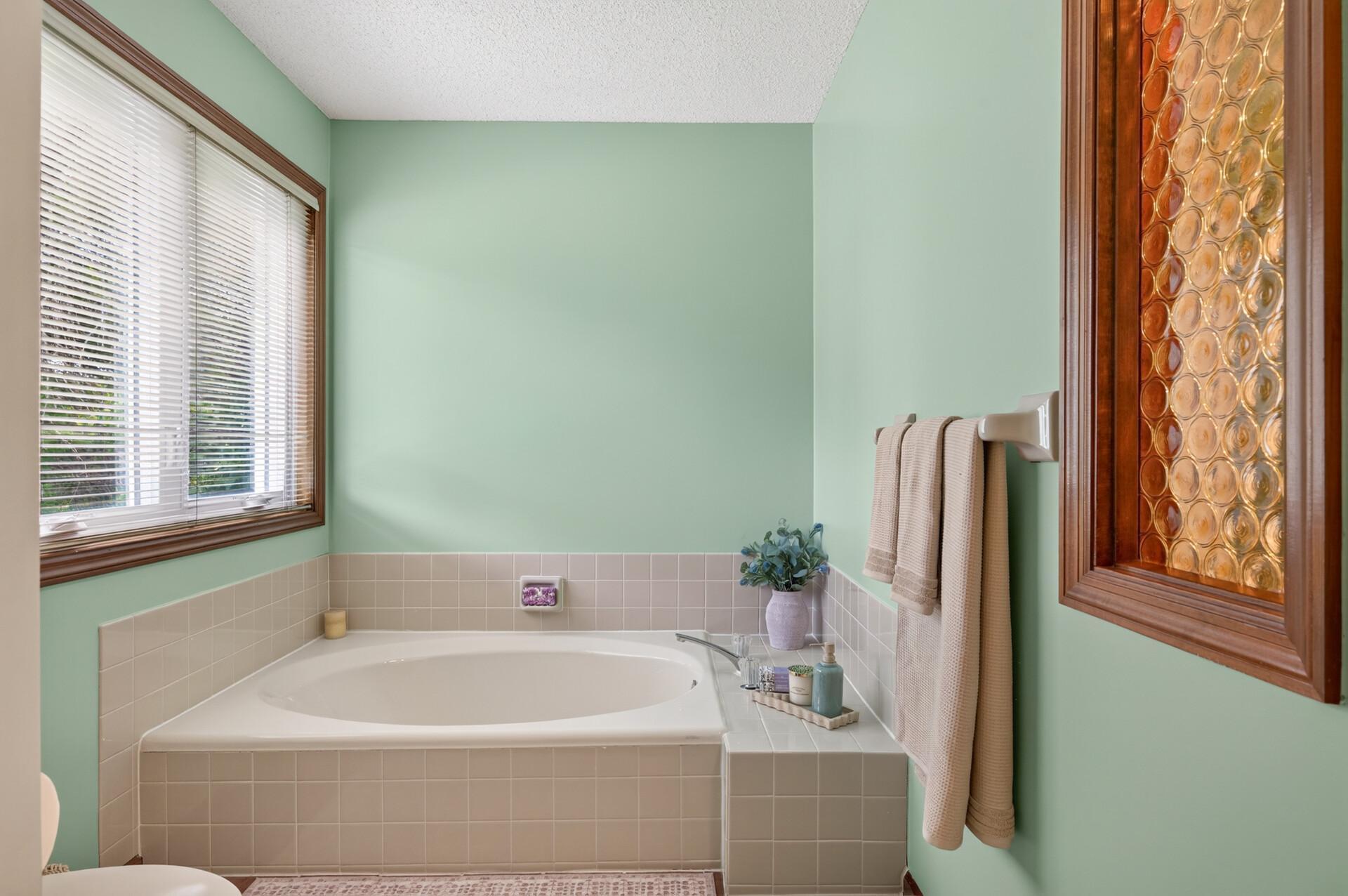 18425 Harrogate Drive Property Photo 34