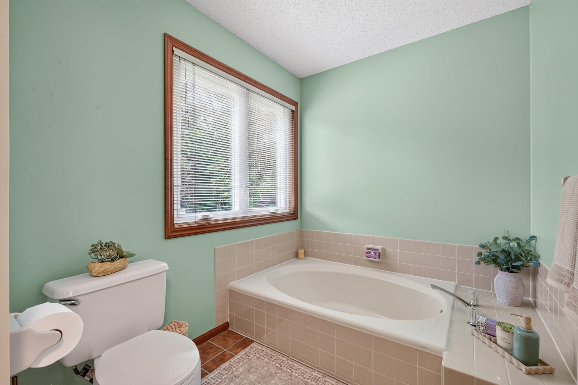 18425 Harrogate Drive Property Photo 35