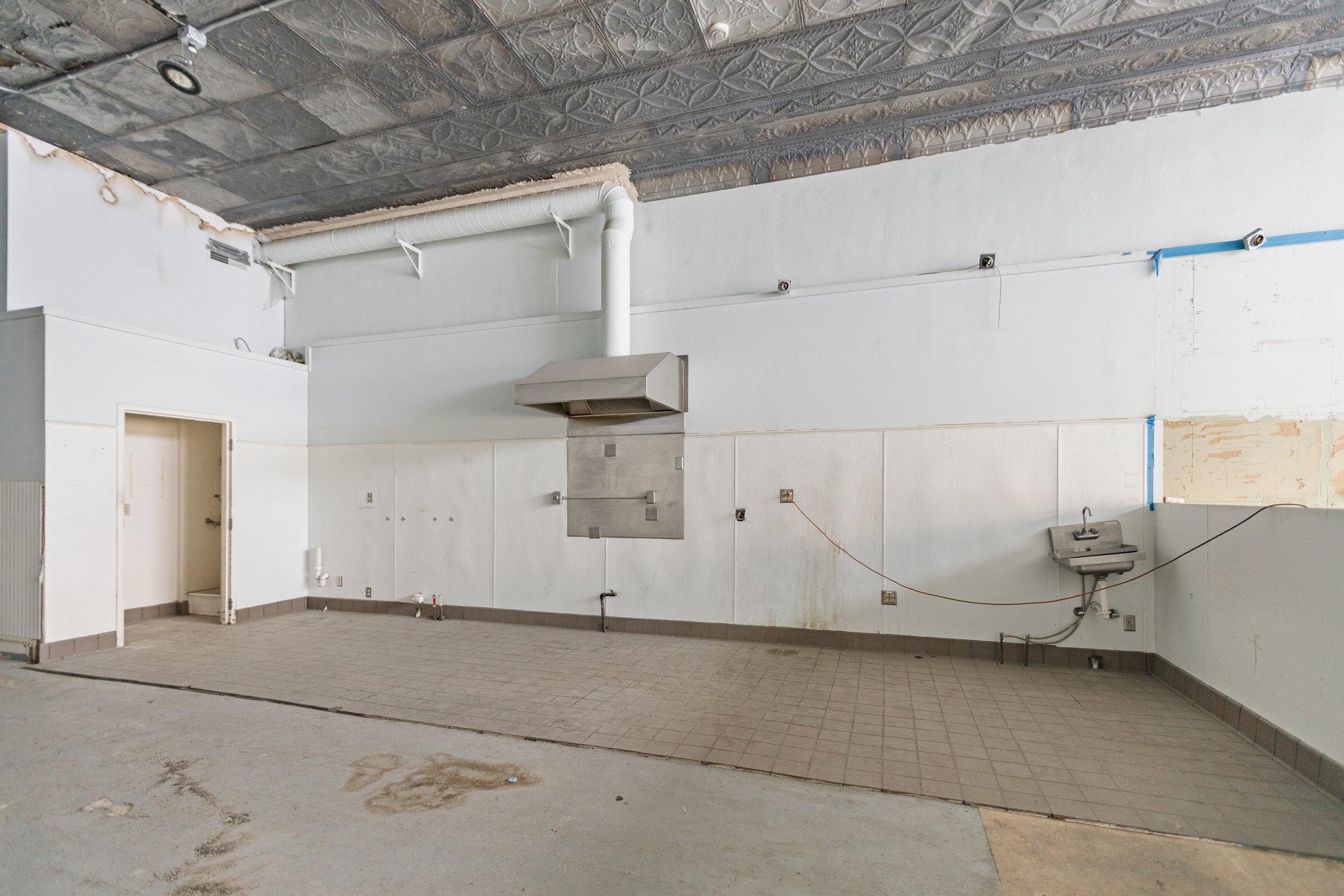 313 Central Avenue N Property Photo 6