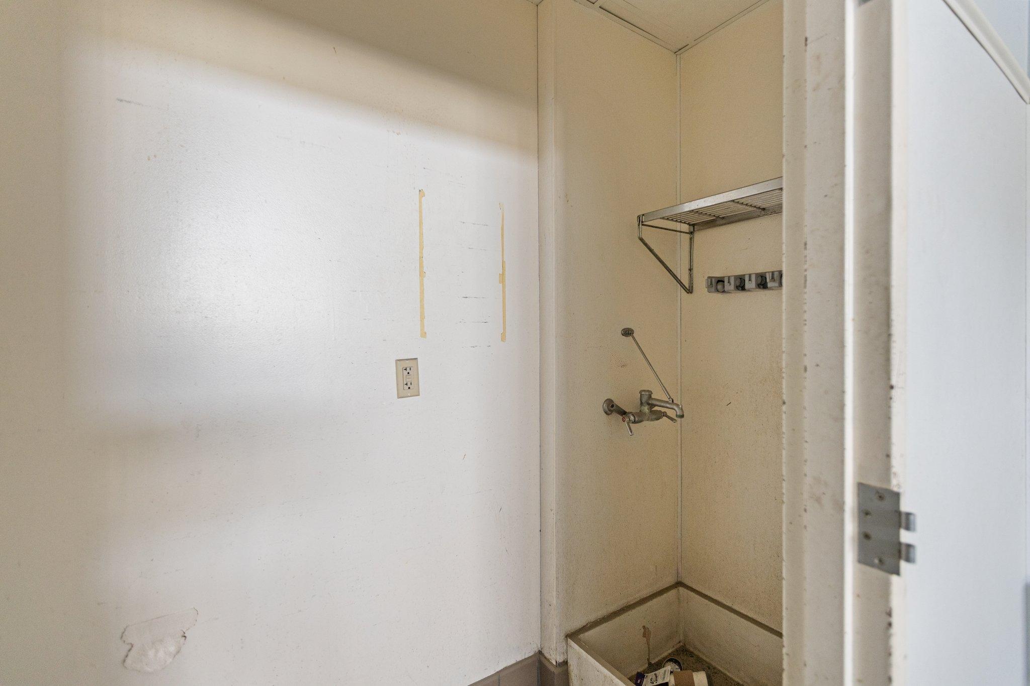 313 Central Avenue N Property Photo 9