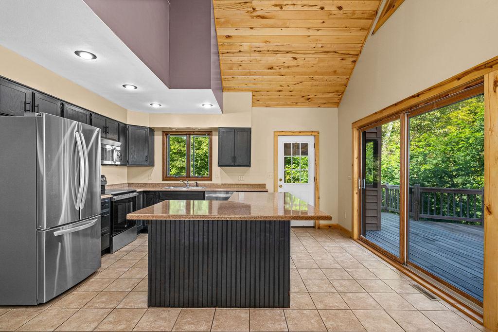 1515 Isleview Road Property Photo 8