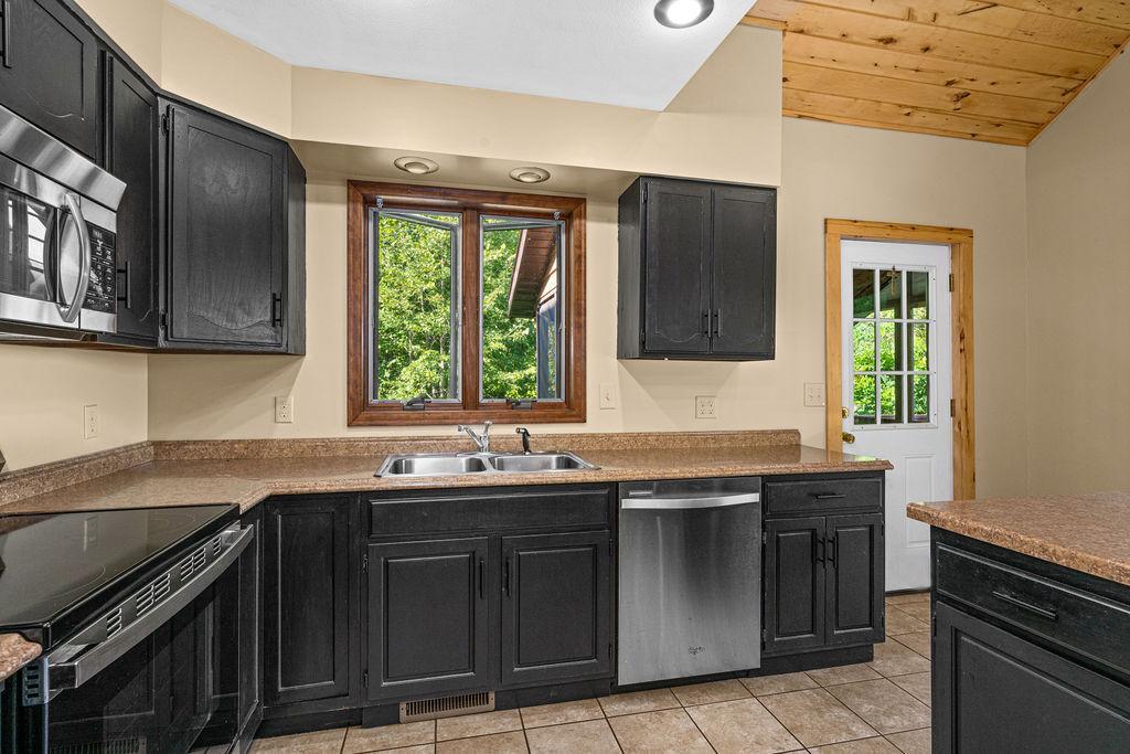 1515 Isleview Road Property Photo 9