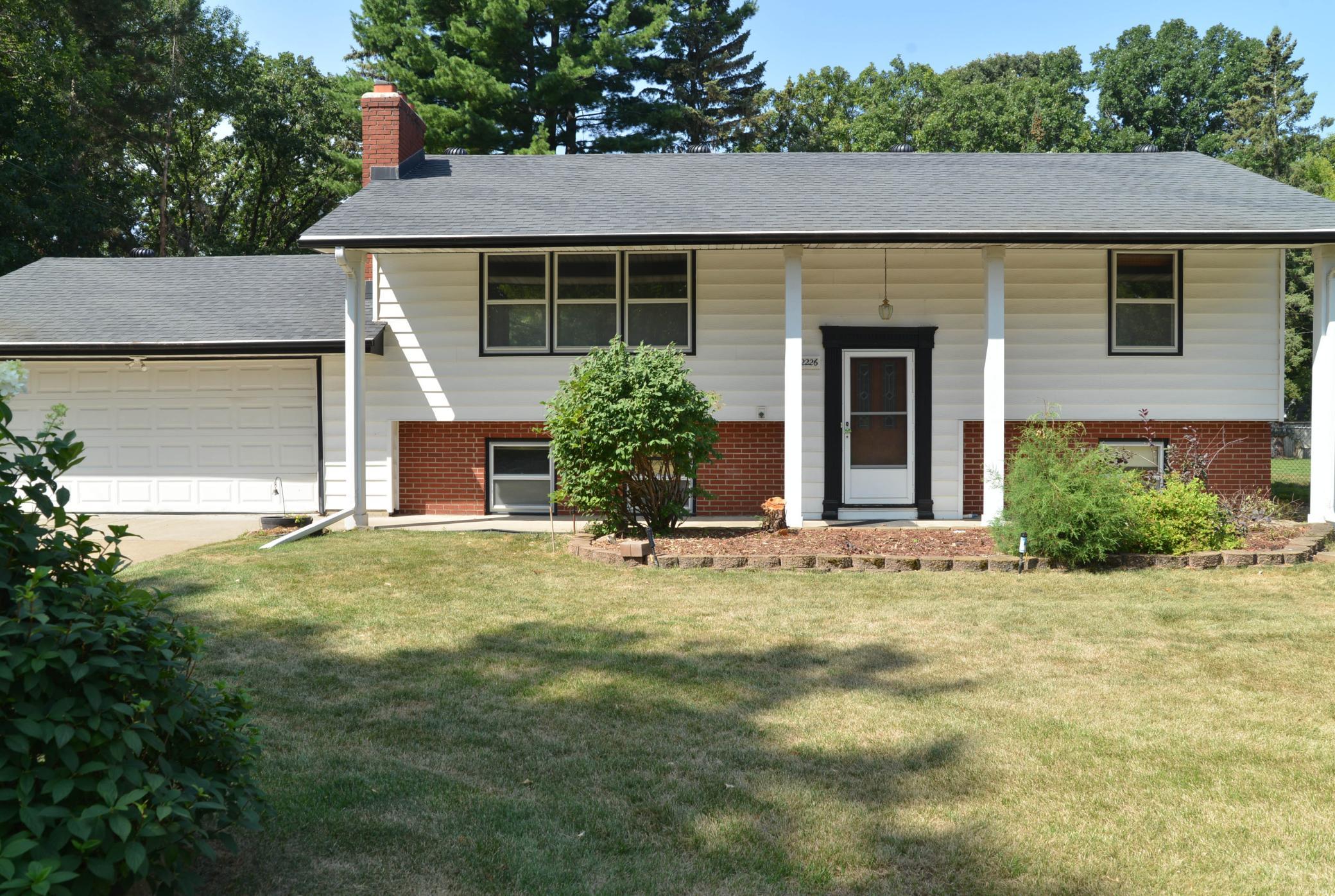 2226 Pleasant View Drive Property Photo 2