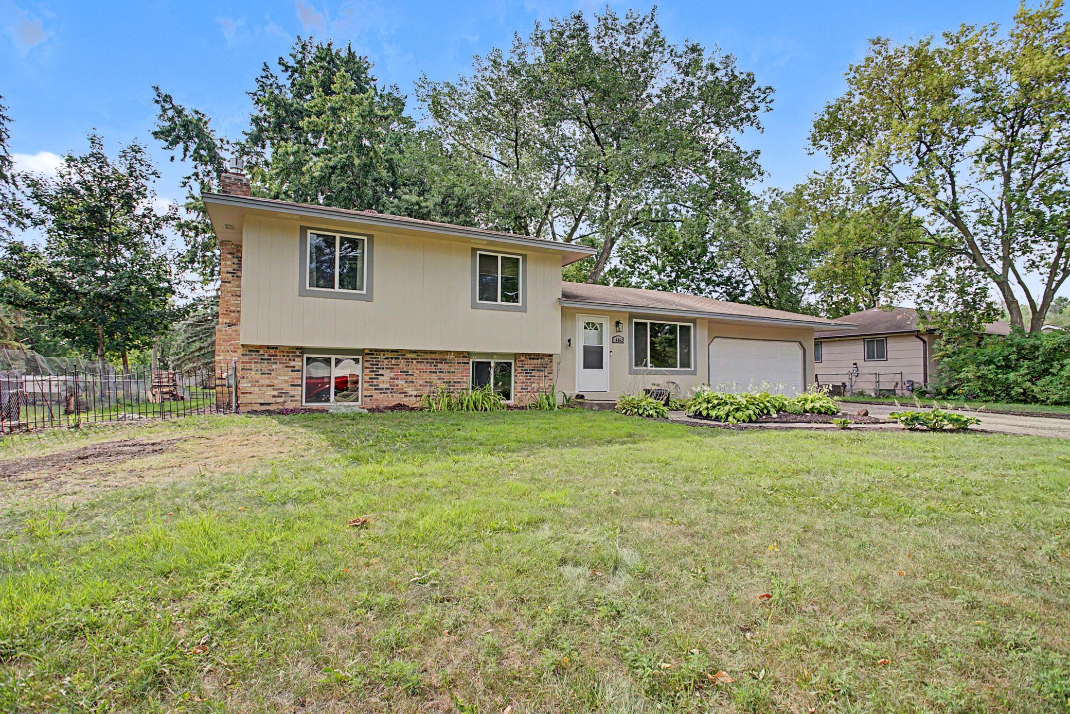16653 Foliage Avenue W Property Photo 2