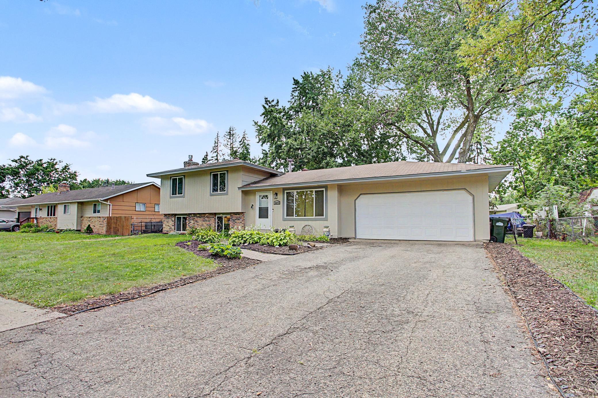 16653 Foliage Avenue W Property Photo 4