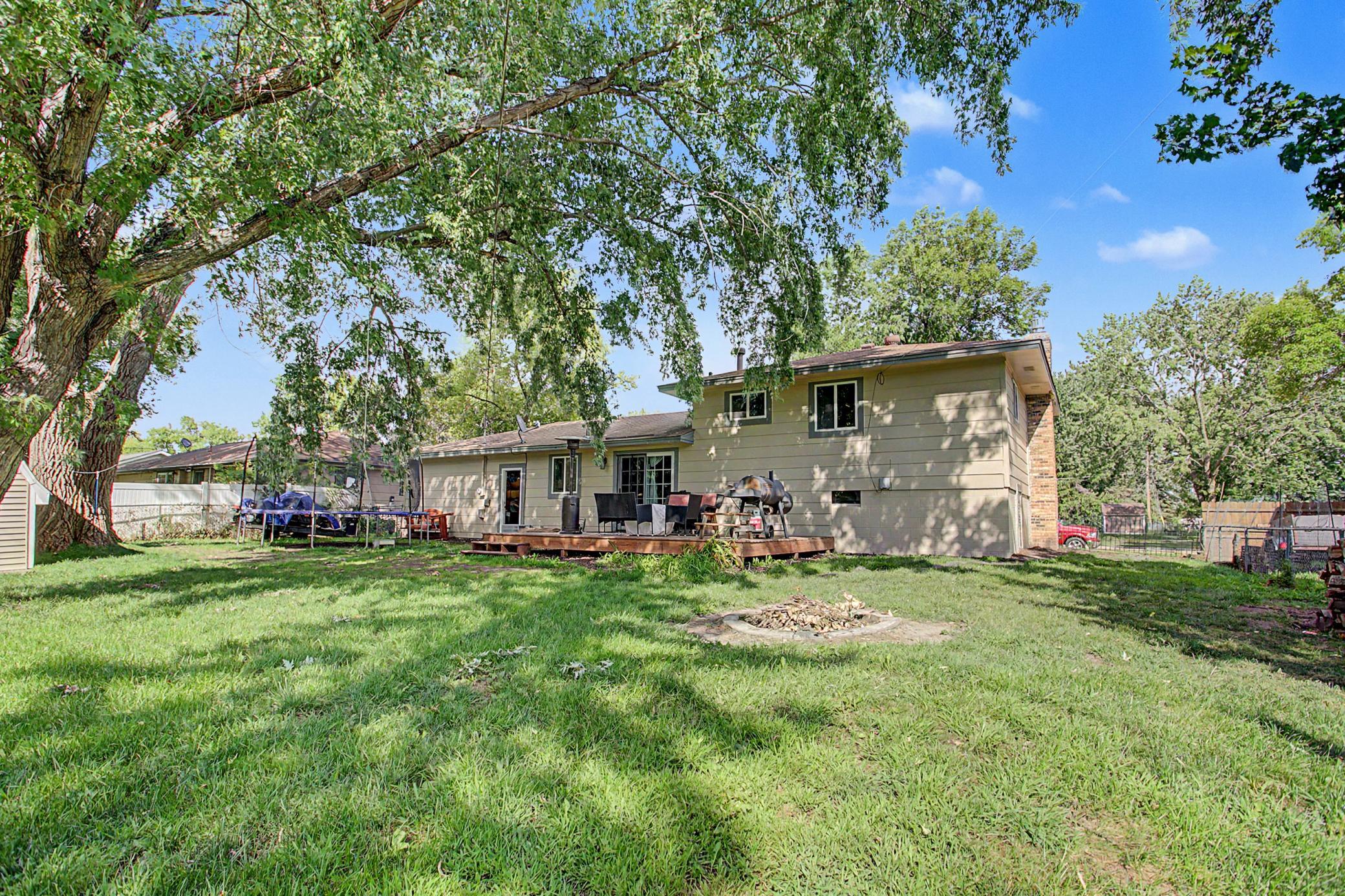 16653 Foliage Avenue W Property Photo 6