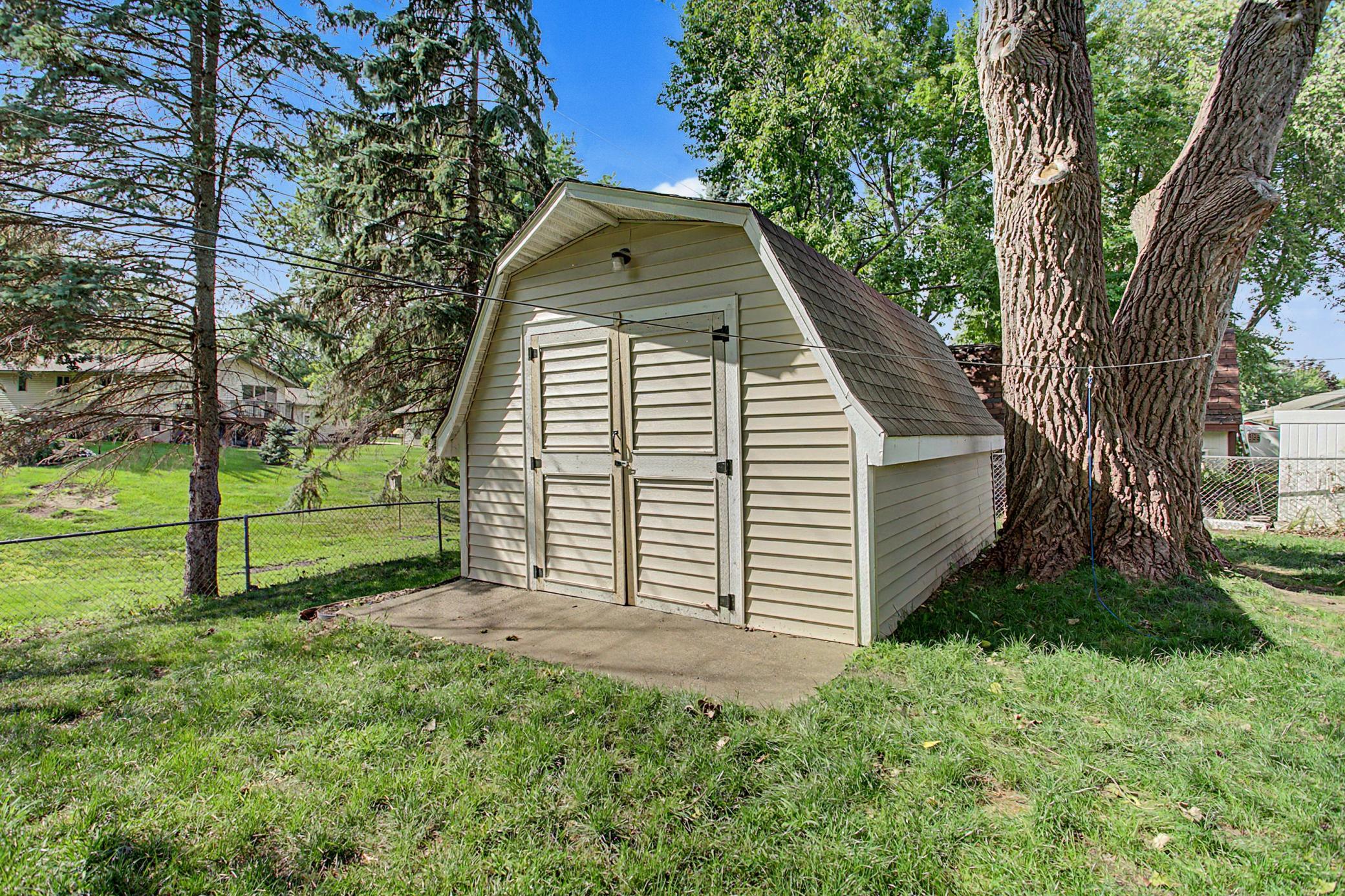 16653 Foliage Avenue W Property Photo 11