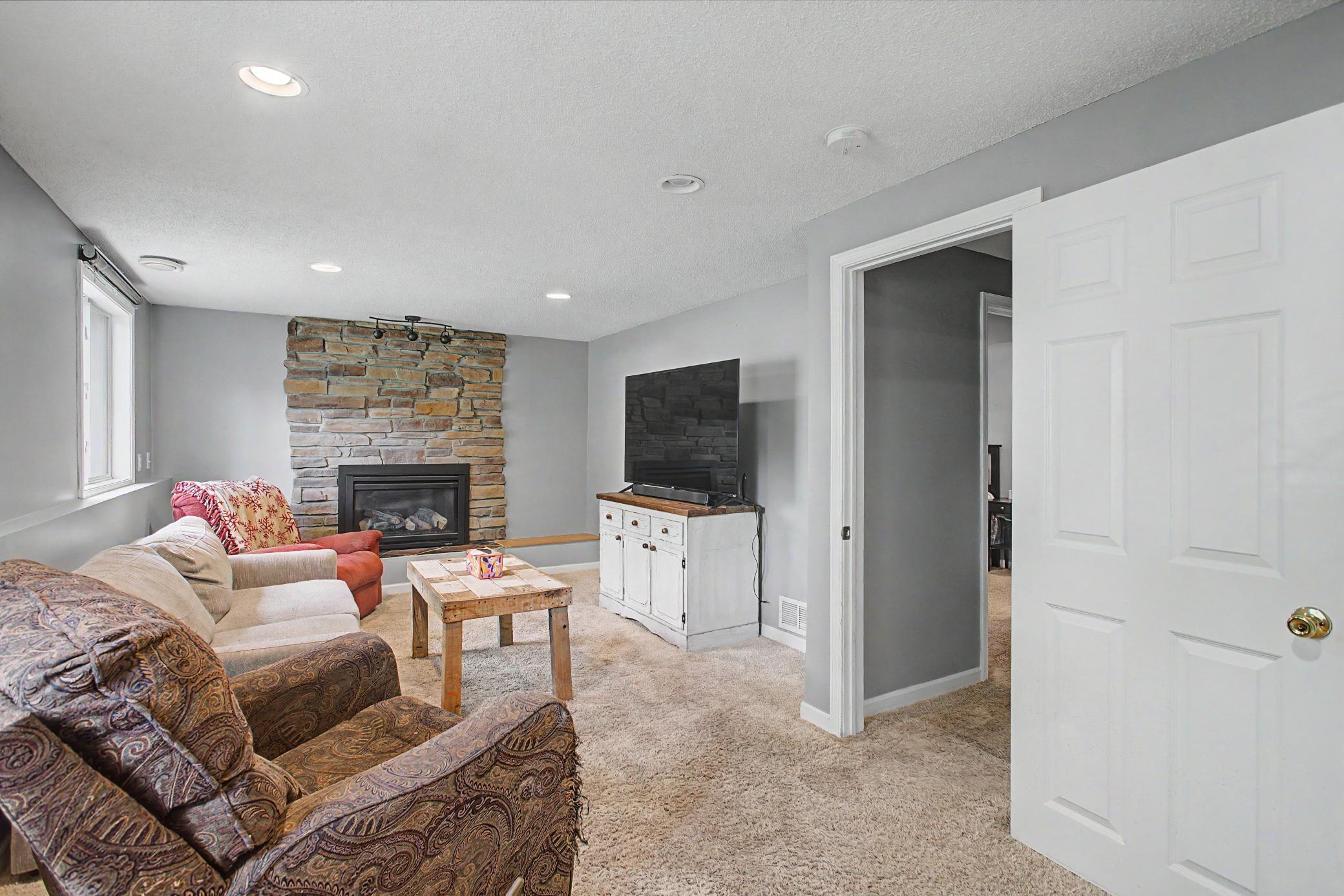 16653 Foliage Avenue W Property Photo 39