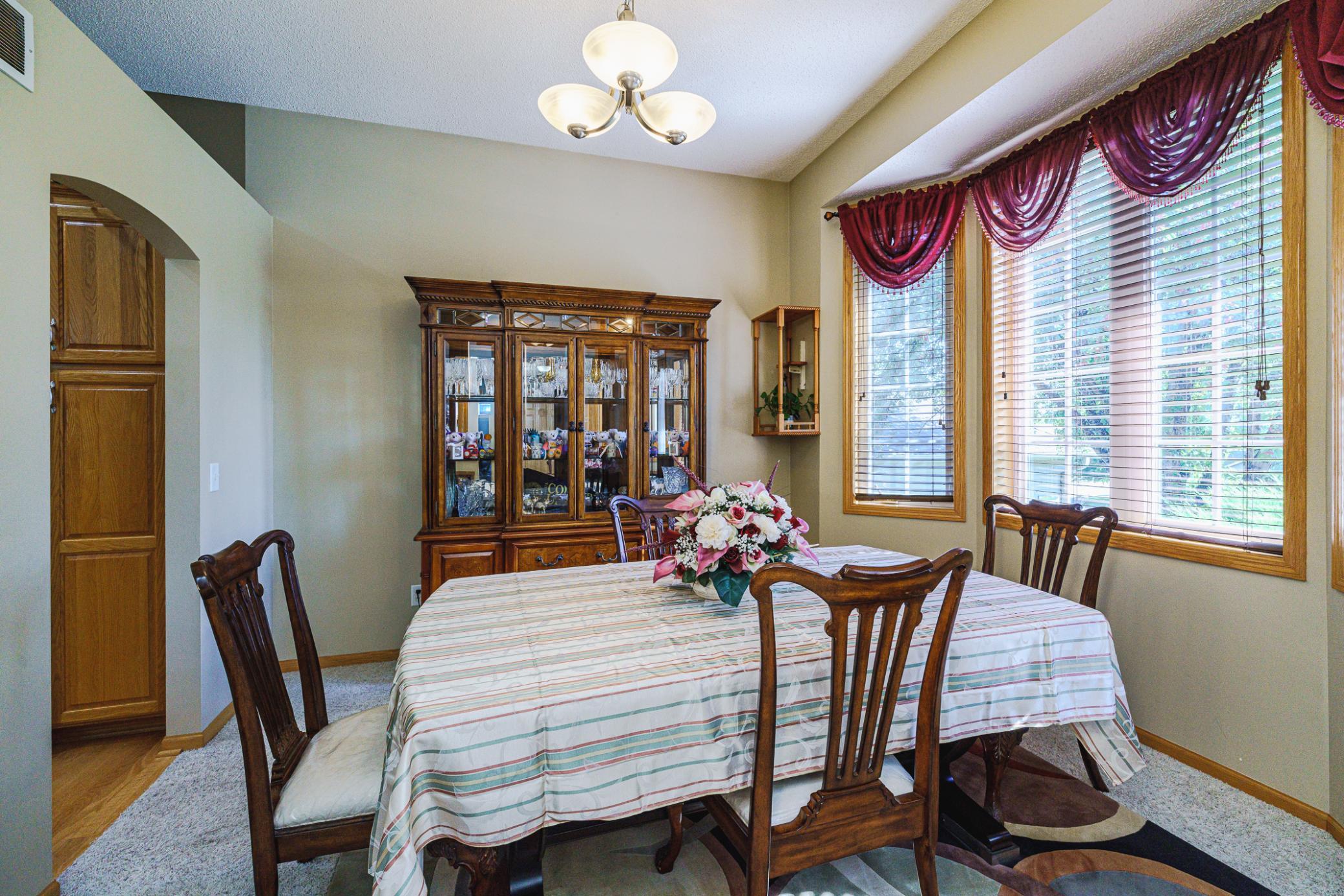 852 Bridle Creek Drive Property Photo 7